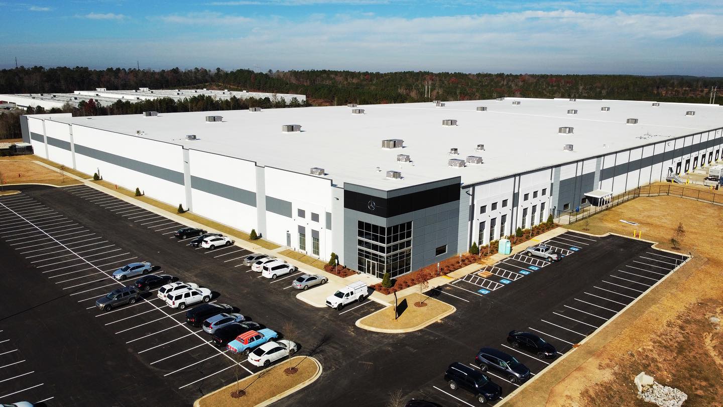 We are excited to complete this 530,000sf parts consolidation center for the new Mercedes-Benz electric vehicles in Vance, AL!
Our first schematic design meeting was in February of 2020, right when the pandemic started. Constant communication and relentless teamwork helped us muscle through the challenges and deliver a high-quality facility for our clients.
We are exceptionally proud of this one! #mercedesbenz #tiltupconstruction