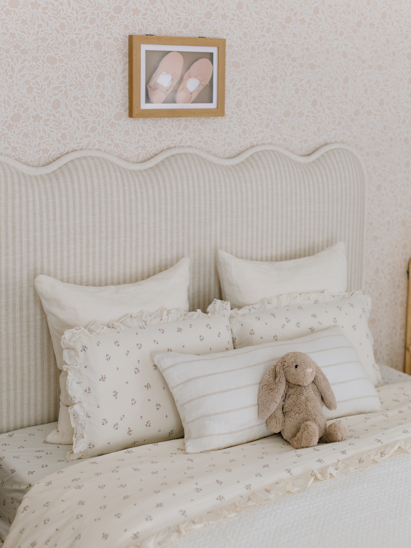 Clock went an hour back this weekend and all I want to do is stay in bed! 💤
Project: Pretty in Pink🎀
📷: @elzaphotographie