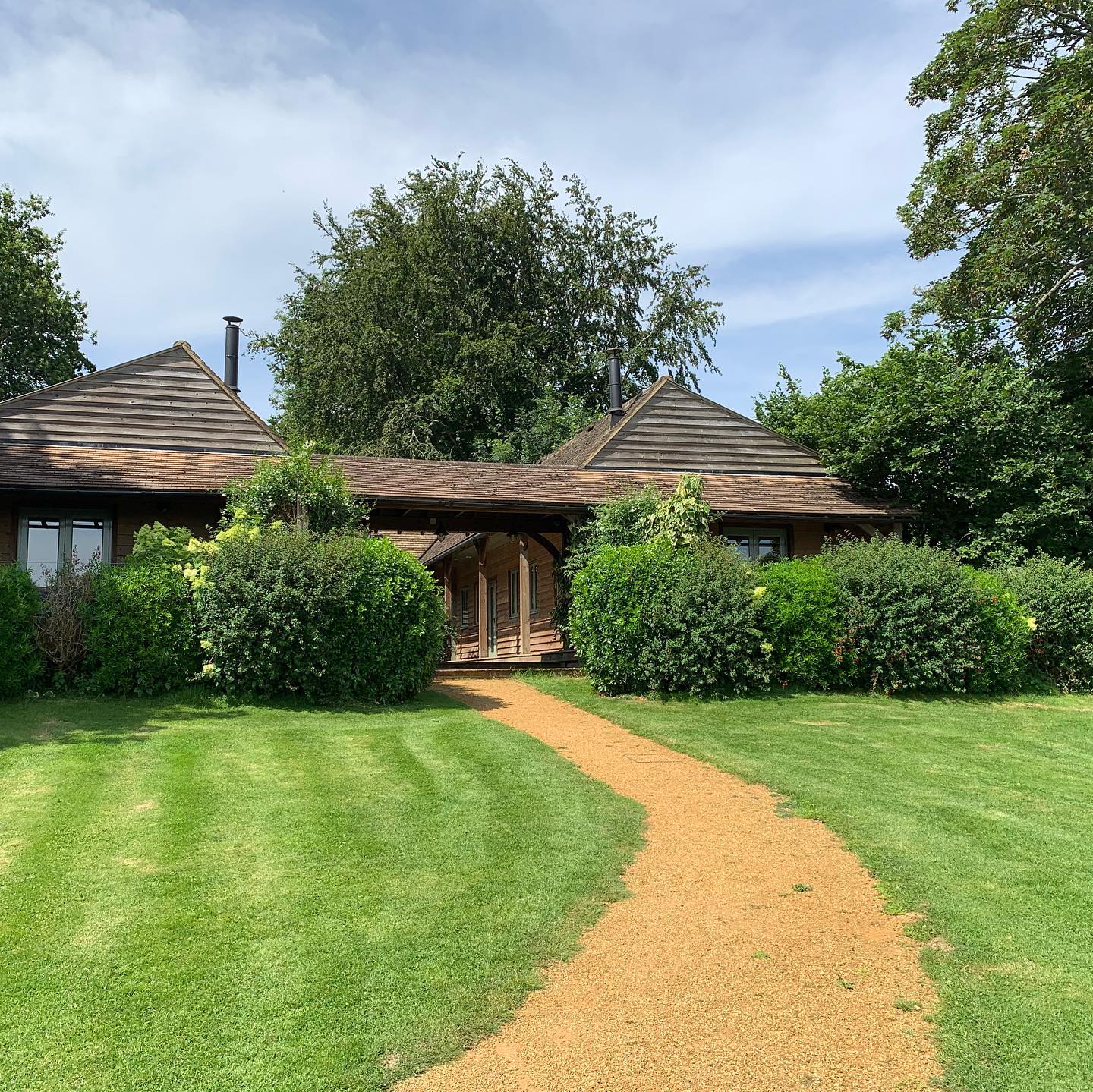 We have a cancellation so the lovely Stables East is available for 3 nights from Friday 30th July. Contact us for details if you fancy a spontaneous weekend break in beautiful Sussex! #castlemanscottages #visitsedlescombe #staycation #1066country #englandscoast