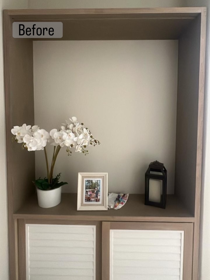 A home begins the moment you step inside.
For the entrance niche of a client’s new home, we created a custom macramé panel with a wooden top color-matched to the console table, allowing the piece to blend naturally into the space and create a calm, harmonious composition.
The Raíz knot pattern was chosen for its sense of grounding — a subtle reference to roots, connection, and the beginning of a new chapter.
#macrame #interiordesign #studioryx #handmade #wallhanging
