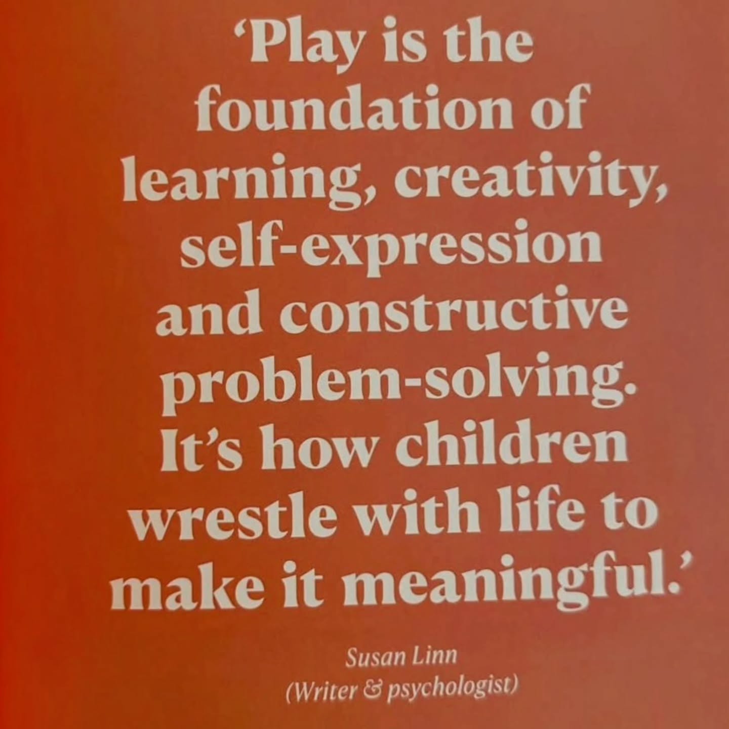 Research shows that when children engage in rich, unstructured play, their brains form stronger neural pathways for executive function—skills like planning, flexibility, and emotional regulation. These early circuits become the architecture for future learning. What looks simple from the outside is actually a sophisticated internal process where children test hypotheses, negotiate meaning, and build the confidence to navigate an ever‑changing world.
#theartofplay @emmywatts #childhood #children #play #unstructuredplay