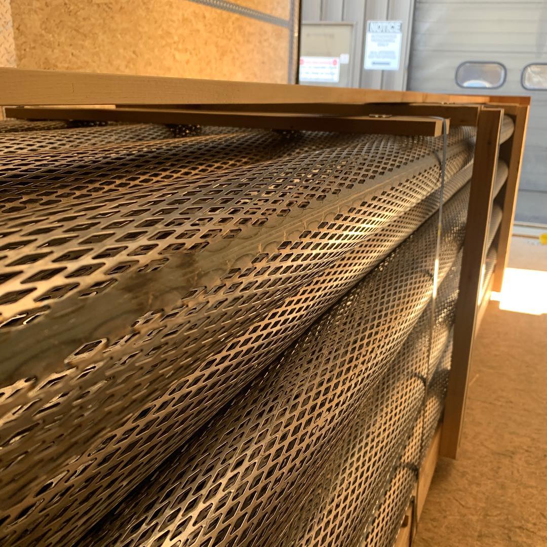 Automating the process of the expanded metal riser design. #workstation #officedesign #cubicledecor #powerdata