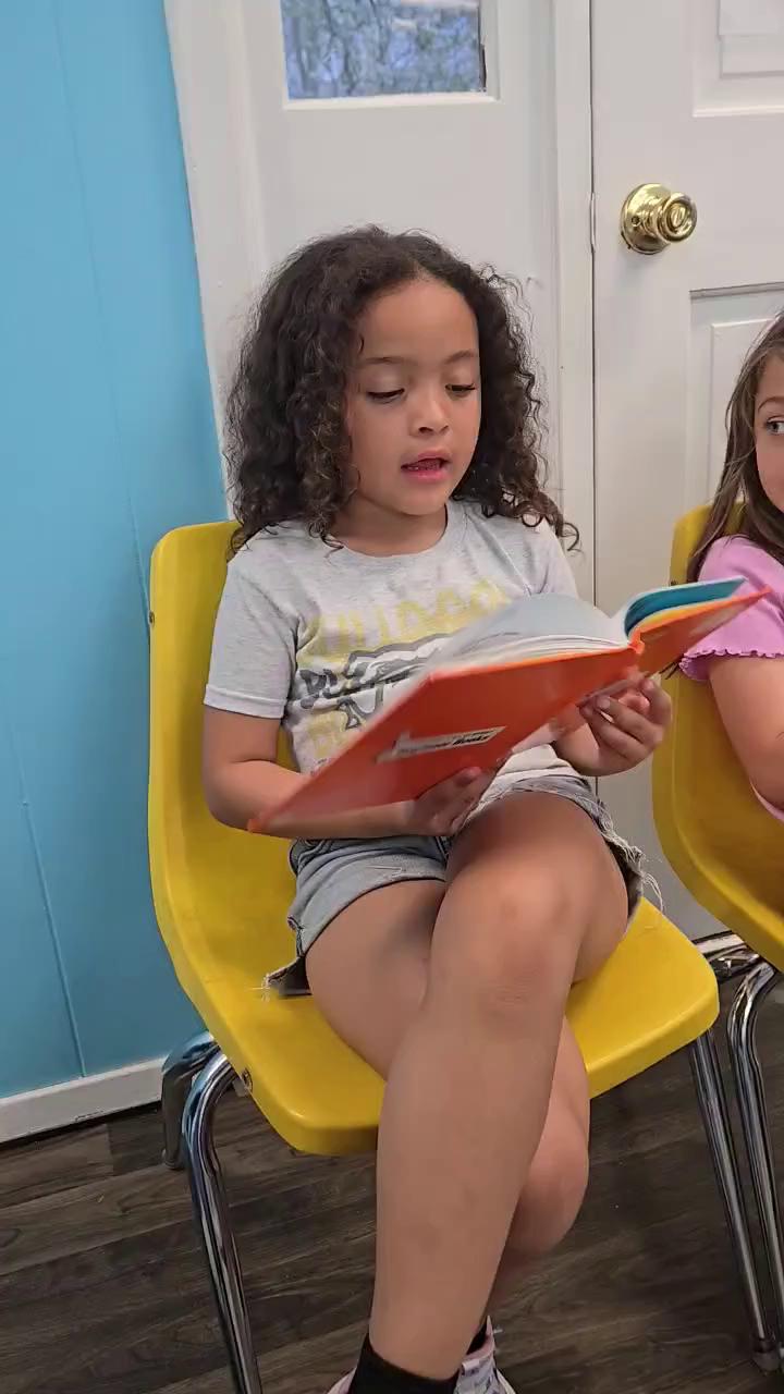"The more that you read, the more things you will know. The more that you learn, the more places you'll go." - Dr. Seuss
Every great reader starts somewhere. At BGCNAL, we're proud to be part of that story. #BGCNAL #Literacy