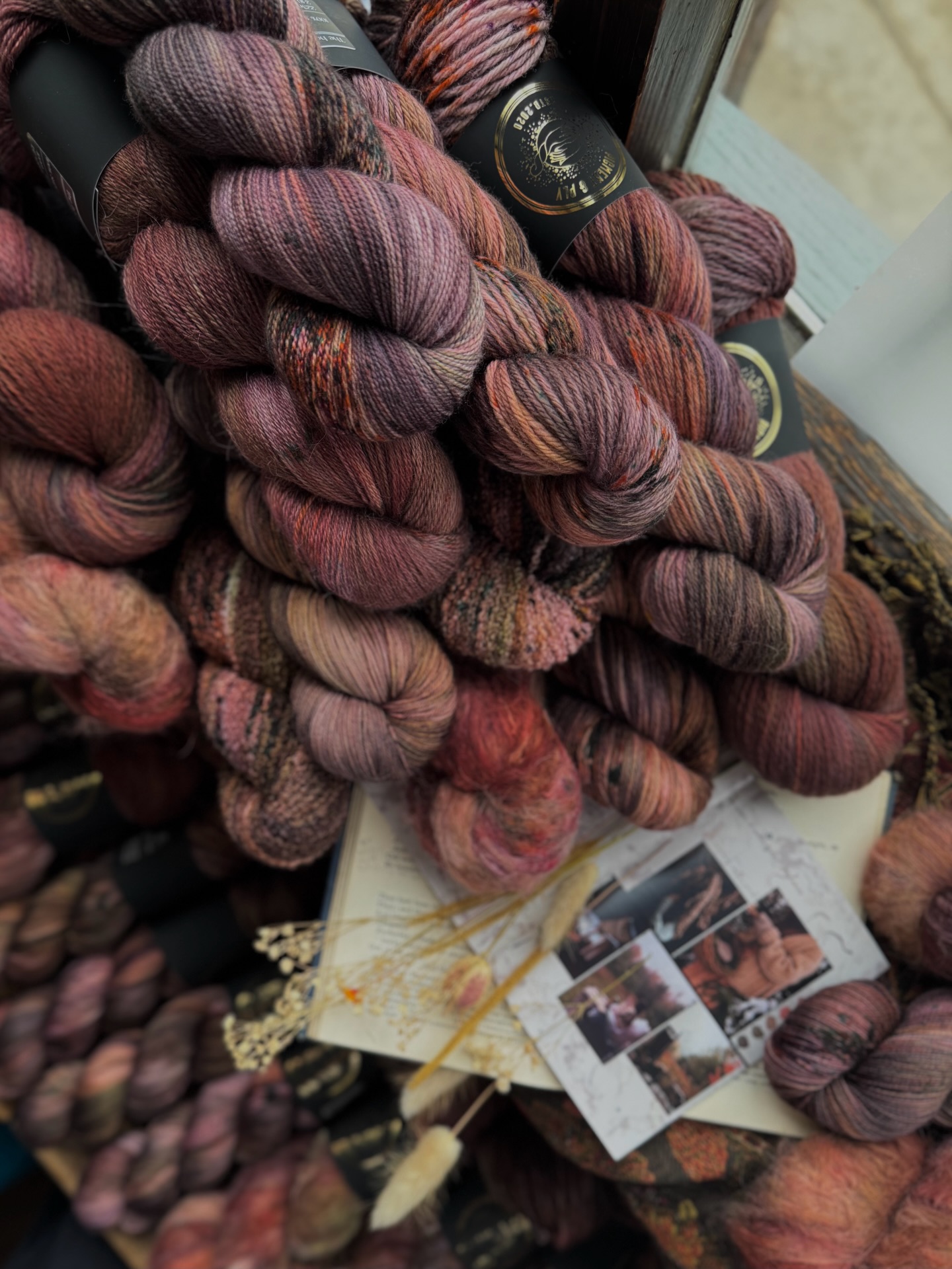 The house sighs back 🖤🕯️
This colour changes so much base to base- sometimes warm and sometimes cool toned. The knitted swatches are made using SWM Sock which looks so different even compared to 75/25 Sock.
Shown on bases:
1. All bases
2. NSW bases
3. 75/25 Sock
4. SWM Sock
5. Boucle DK
6. Alpaca Silk Cashmere
7. The alchemy
8. BFL Masham
9. Suri Silk DK
10. Knitted swatch
11. BFL fibre
12. BFL Silk fibre