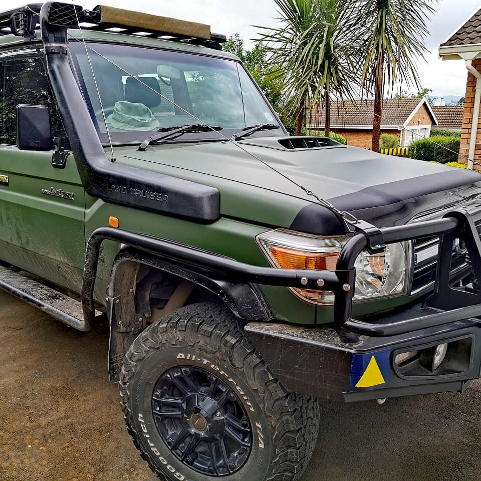 #fullwrap #signcohowick #sarah@sarah_at_signco #vehiclewrap #safarivision