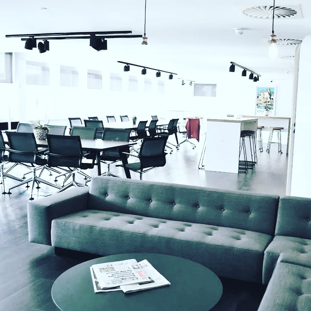 Over 100 R22 splits replaced with the latest VRV technology in this serviced office centre. Originally installed by us in 1999, maintained for the following 19 years and replaced by us in 2018.