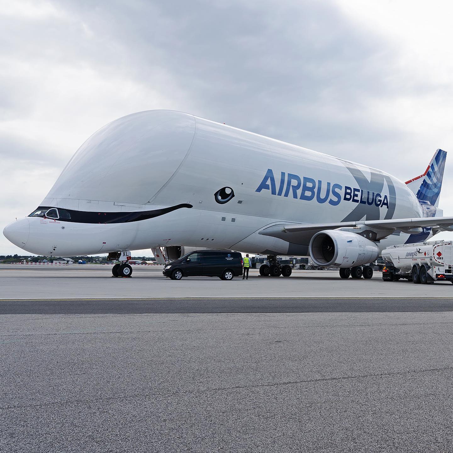 We had the pleasure of assisting #airbus in our Stavanger (ENZV/SVG) office last week. Not everyday we see such cool planes outside our FBO. 📷 by @naits_88 #sundtair #executivehandling #stavangerairport #beluga #avgeek