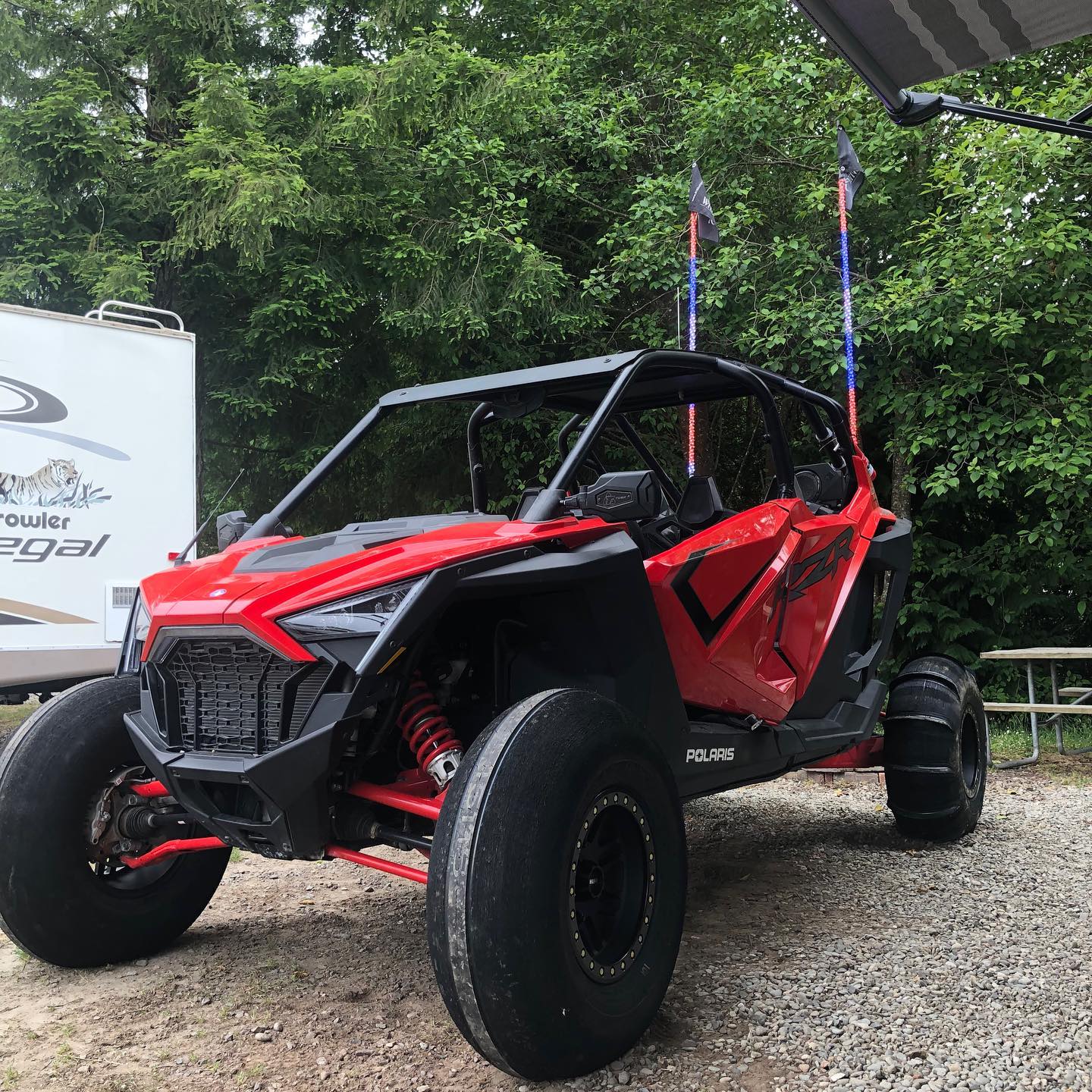 Huge thanks to @utvshack for helping us get our customer dialed in for his dune trip! @sandcraft_rcr 12 paddle talons on @methodracewheels beadlocks!