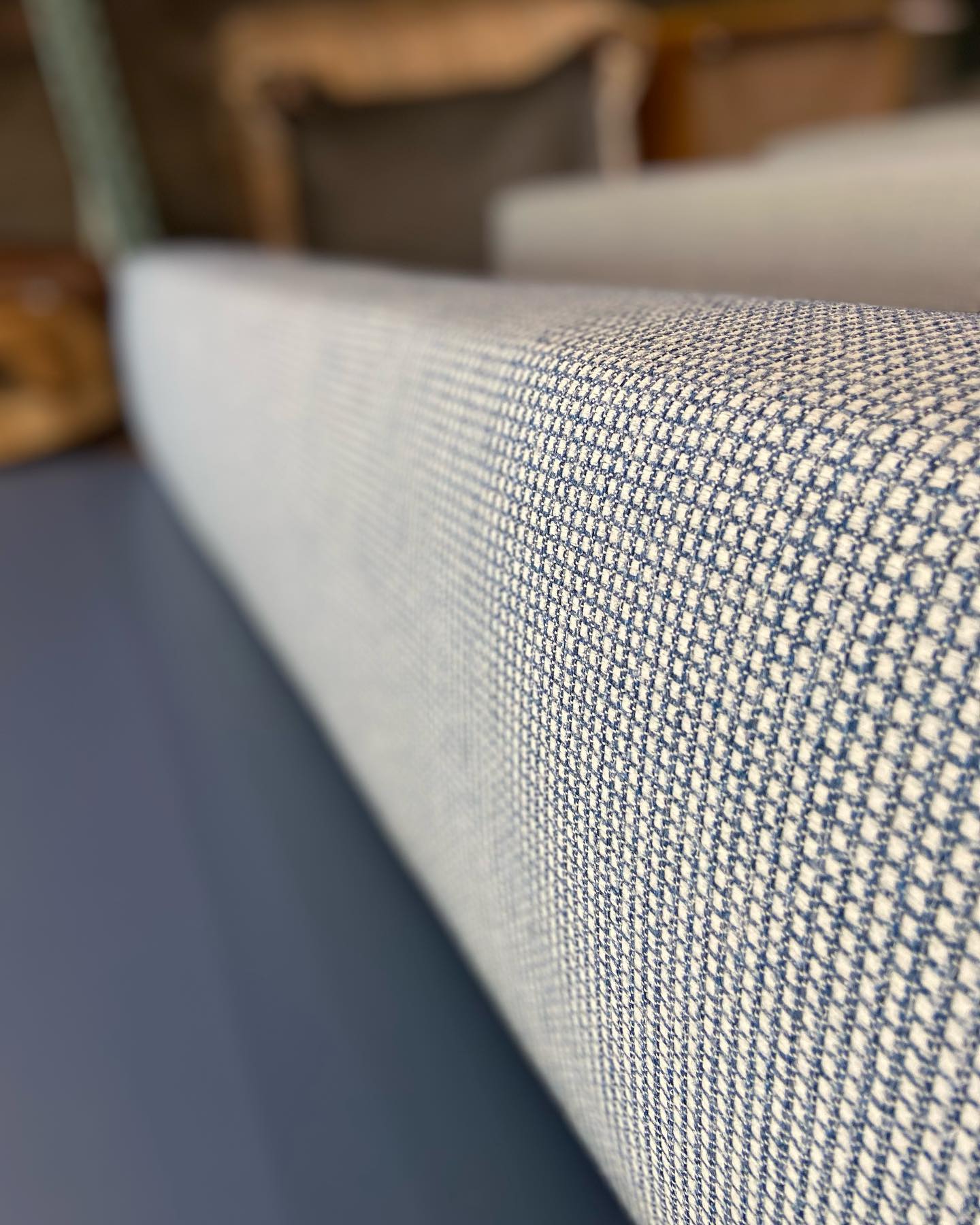 This custom banquette order is on its way out into the world!
@brentanofabrics for our backrest and a top-stitched @cfstinsonstudio commercial vinyl for the seats make a perfectly complimenting combination
#upholstery
#asseenincolumbus
#customfurniture
#customupholstery