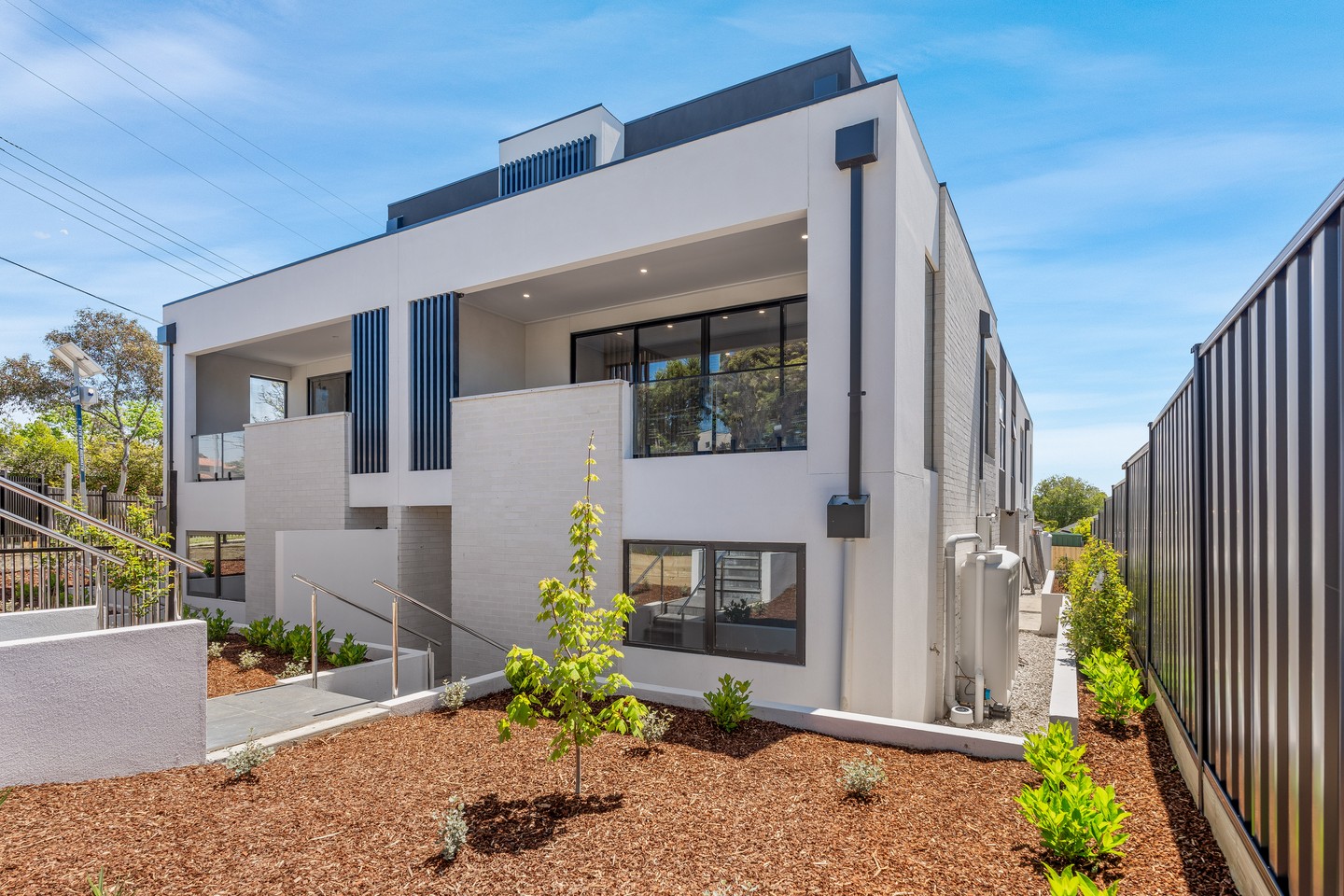 📣 Boutique contemporary townhouses designed for modern living Clean lines, natural light, open-plan interiors, and thoughtful landscaping create a welcoming, stylish home
#ModernLiving #ContemporaryDesign #BoutiqueHomes #Architecture #DreamHome
🏞️ You can check it out on my site
#NewWork #Portfolio #LinkInBio