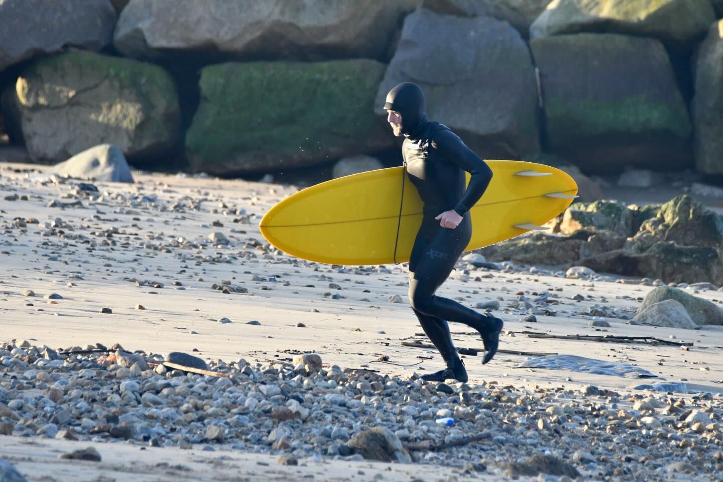 Rock Soup. A season of intense winter storms has left the beachfront of our local break, well... without beach. The rockscape looks like a different planet, making for gnarly entry and exit into the water. But negotiating the minefield has been well worthwhile - risk of dings and broken toes be damned! Our beloved peak Castelo and even ‘Esgoto’ aka ‘The Sewer’ have served up sweet slopes these last ten days. Something for almost every board design in the Club(e) quiver. Too many cooks spoil the broth, so the saying goes. But too many rocks won’t spoil the soup when the swells are as good as these last ones. #surfclub #surfing #surfboards #surfportugal #surfporto