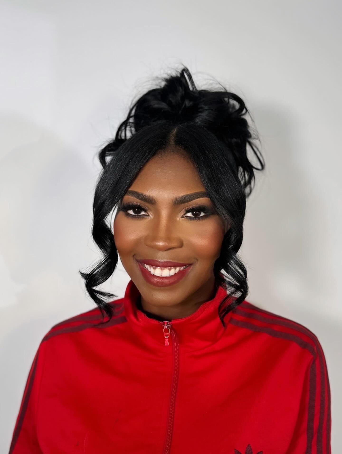 Bday moood 🥳🥳🔥
Hair: @cindybeautyhairstore
#makeup #montrealmakeupartist #makeupartist #beauty #birthdaymakeup