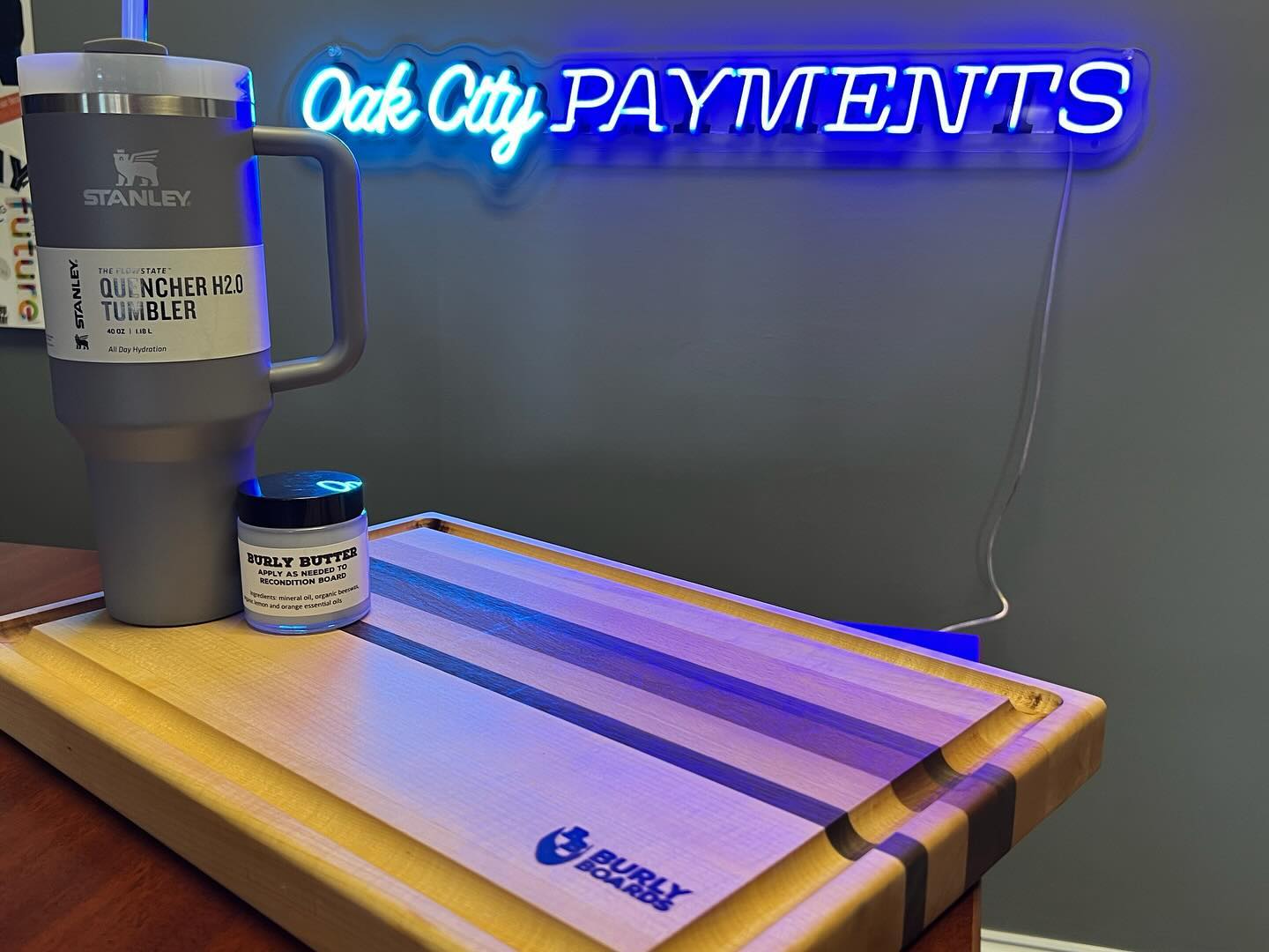 JUST A COUPLE CHANCES TO GET LUCKY!đ Enter our St. Patrickâs Day giveaway for a chance to win some awesome prizes. The Winner will receive a 40 oz Stanley tumbler and this beautiful @burly_boards cutting board.
How to win:
- Go find the Original post and LIKE it!
- Follow Us Oak City Payments and Burly Boards
- Share this post with 3 lucky friends and tag them in the comments!đ
Giveaway closes March 17th so donât miss out on your chance to get lucky! đ đ