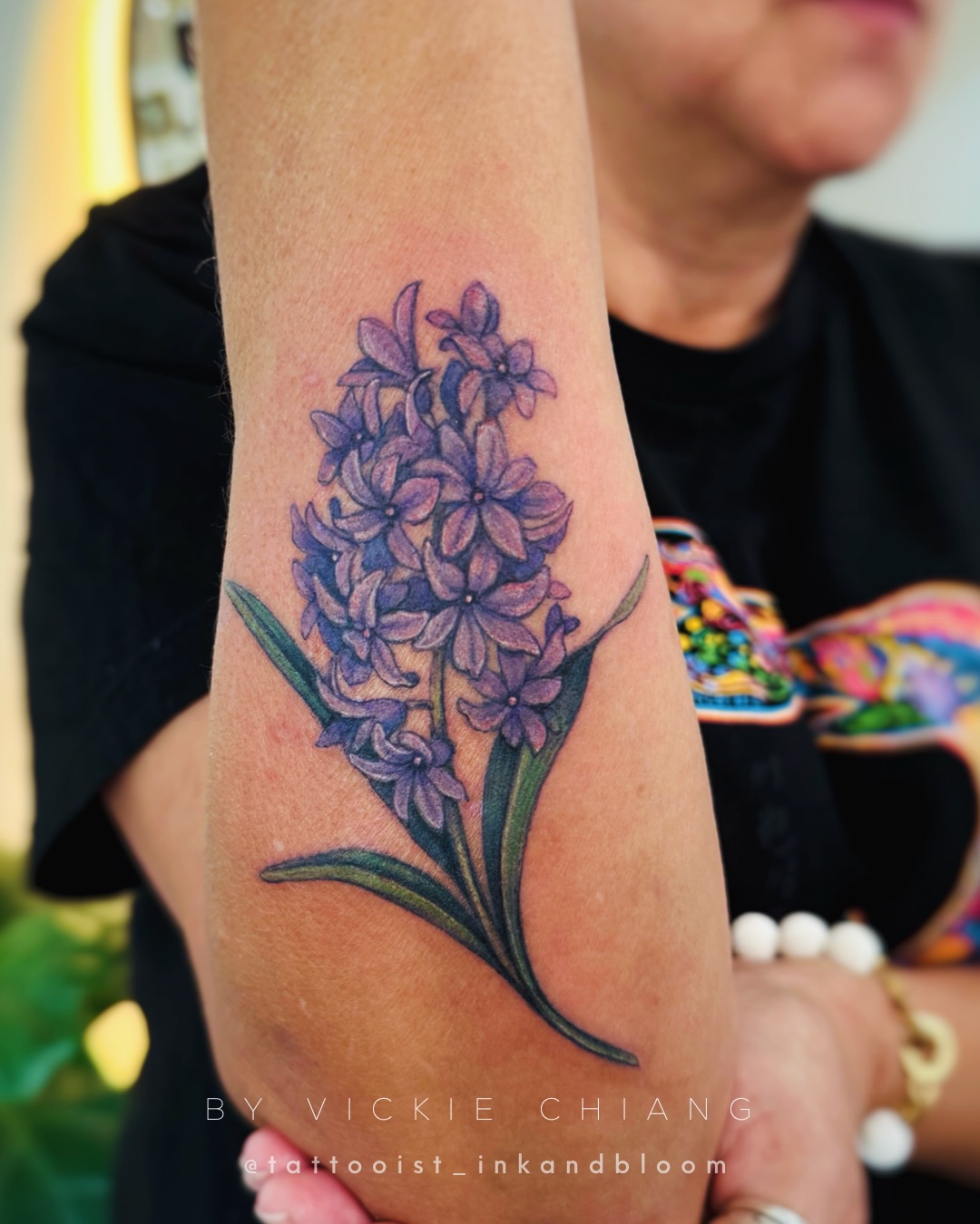 Hyacinth flower tattoo for Carmen 💜
#hyacinth #botanicaltattoo #botanicaltattooartist #floraltattooartist #latattooartist