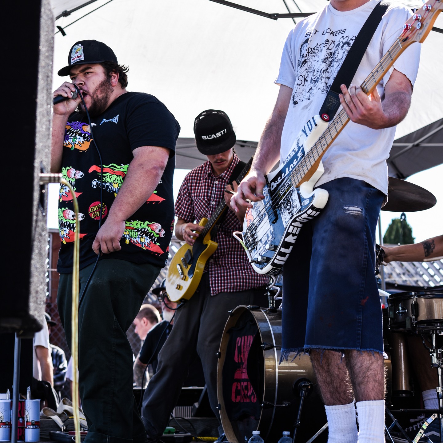 @curb_creeps Lit up Bill's @billswheelsskateshop as they returned to 🎸🎤🥁celebrate River's 3rd Annual Skate Jam here in small town Santa Cruz🔥🔥🔥
📸 @sevboosinger
#skatecommunity #skatefam #riverforever #santacruz