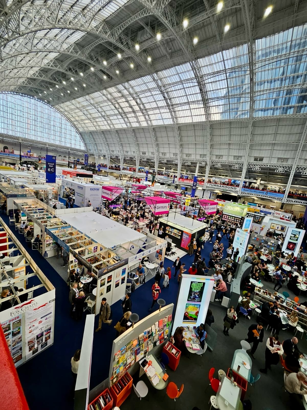 What an incredible couple of days at the @londonbookfair ! 📚
It was wonderful to be surrounded by so many passionate people from across the publishing world. We made lots of great connections, had inspiring conversations about books and translation, and came back with plenty of ideas for the future.
A special highlight for Hana: finally meeting one of her favorite authors, @northern_writer
Events like these remind us why we love what we do: bringing stories across languages and helping books travel beyond borders 🌍
Here’s to new collaborations, exciting projects, and many more stories waiting to be translated 🤍
#londonbookfair #lbf #bookfair #bookconvention #literarytranslation