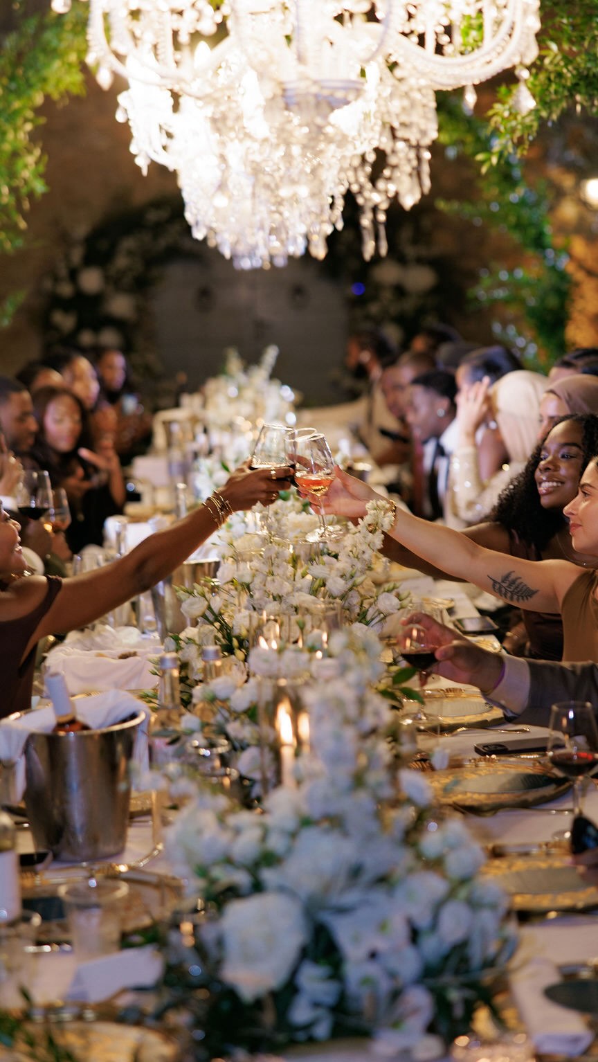 Scenes from a Tuscan wedding✨
Golden light, long table, good wine, laughter in the background…
Getting so ready for a beautiful wedding season ahead 🙌🏻
Venue & Catering @contidisanbonifacio
Planner & Designer @elithan_events
Floral Designer @alinebicharaevents
Content Creator @itsforeverclub
Photo @champagnenupe
Light & Sound @almaproject247
Rentals @preludiodivisionenoleggio