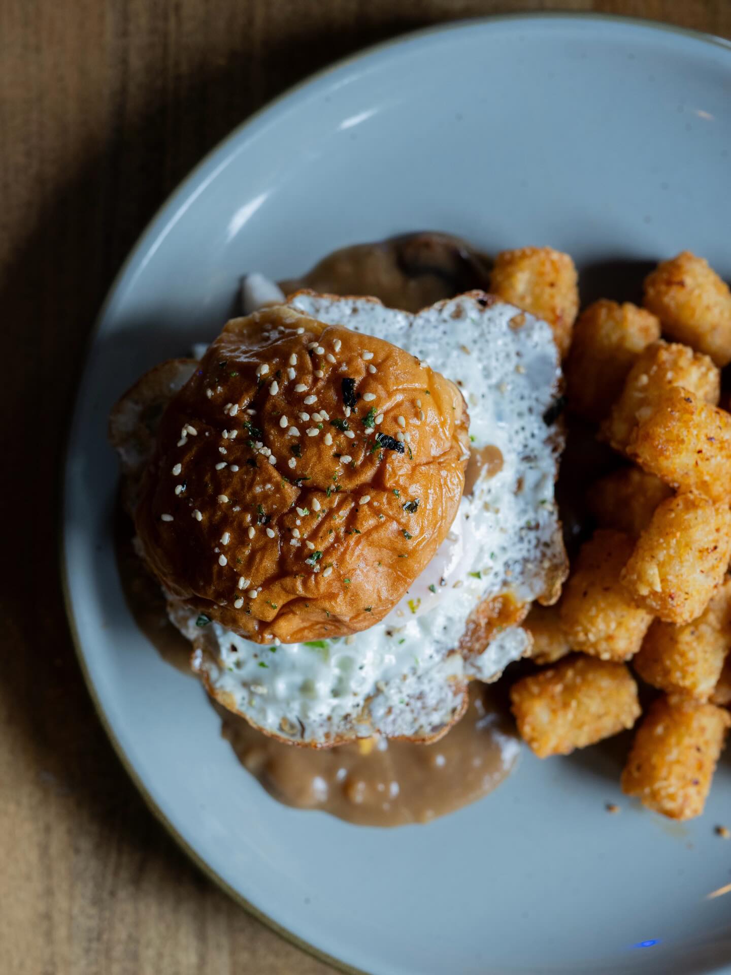 The Jimmy! A fun loco moco inspired burger - angus beef patty, fried egg, American cheese, onion and mushroom gravy, jalapeño slaw, furikake, all on a Hawaiian roll
#sesttlefoodie #seattleeats #seattlerestaurants #seattlebars #magnoliaseattle