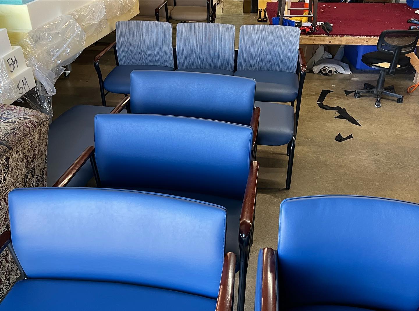These beauties are totally refreshed and back home with our friends at @medvet. They’re looking good and ready for lots of fuzzy friends and their humans! 🐶 😺
#upholstery