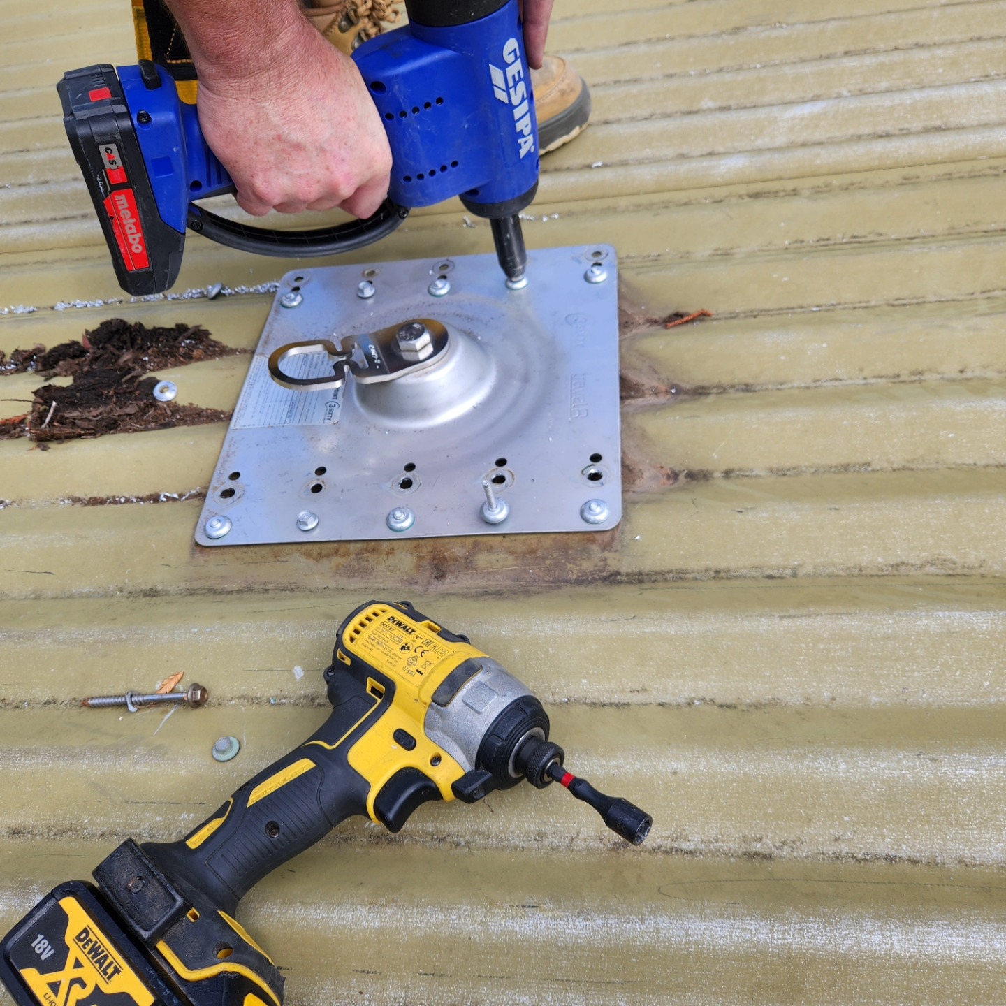 Kattsafe 360 surface mount installed and certified. #valuelifeatheight #workspecsafety #kattsafe #sayfa