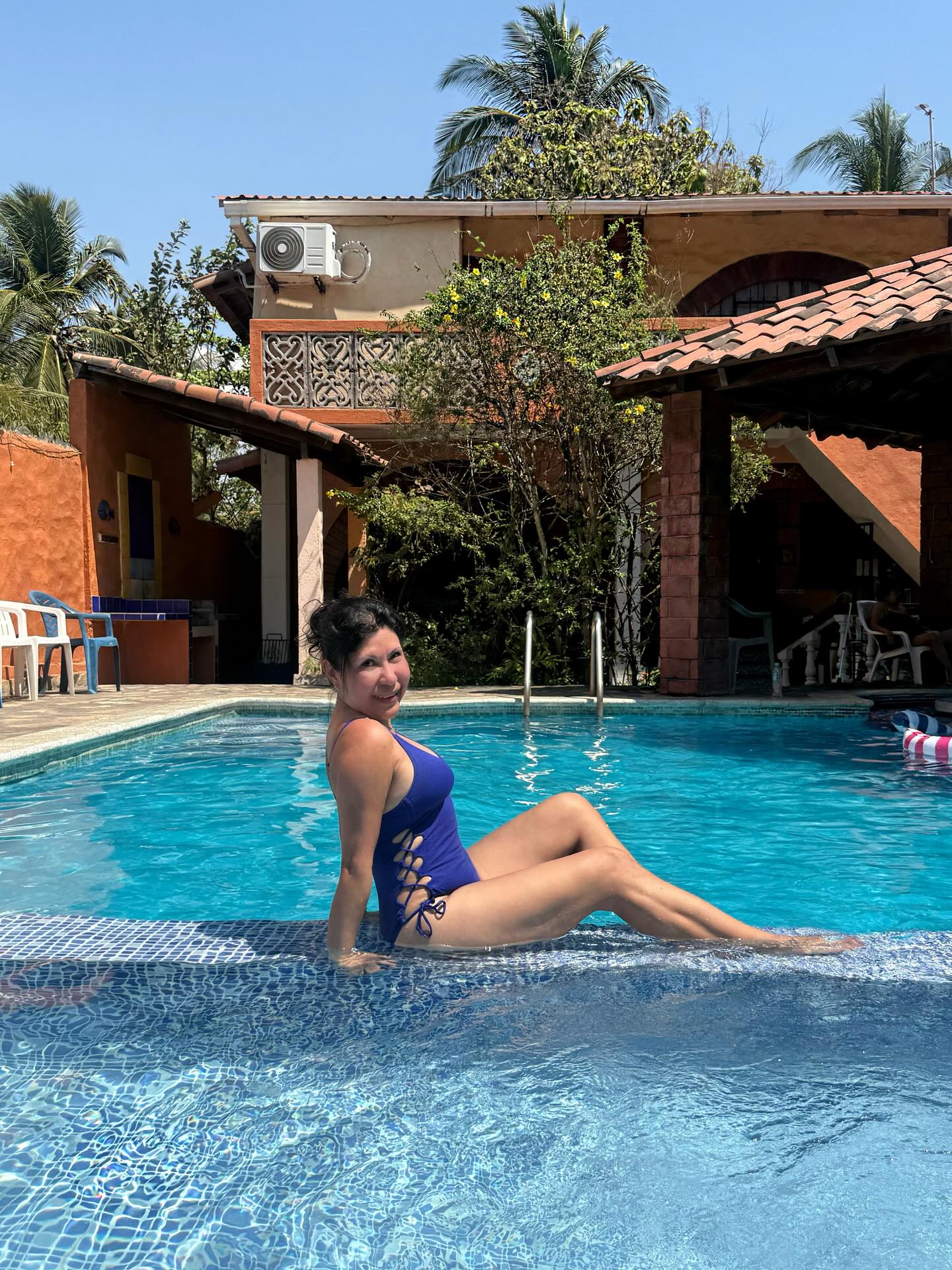 Vacation vibes from Costa Azul, El Salvador 🇸🇻
Took my girlfriends to visit my family and enjoy one of my favorite beaches.
Sun, laughs, memories, and a little Passionista adventure 🏝️
#passionistachic
@bjrobertsca @berniceescorpizo
•
•
•
•
•
#elsalvador #over50andfabulous #livingmybestlife #vacation