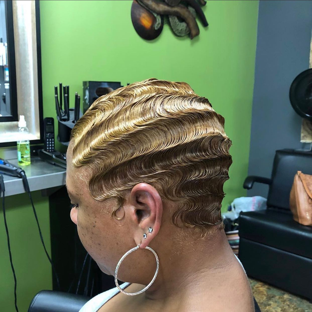 💚Book your appt today💚
Finger waves by Michelle
Click link in bio!!!
#inthemixhairsalon #atlstylist #bouncyshinysilkyhair #naturalhair #naturalhairstyles#fingerwavesonfleek