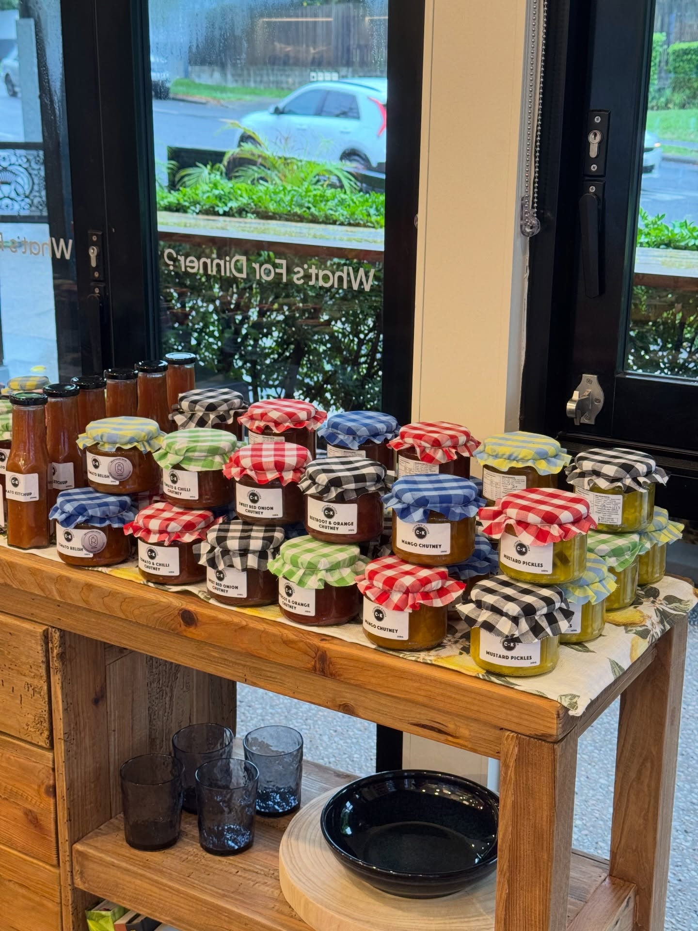 NEW STOCKIST!!
North-siders, we’re so excited to be stocked in @whatsfordinnerhealthymeals at Wilston!! They have you well and truly covered in the condiments department!
Built on the idea of being able to stop in and grab a healthy, pre-prepared meal… we couldn’t think of a better pairing 🤩 they have everything from jams, sauces and chutneys. Through to main meals, salads and sides, snacks and plenty more!!