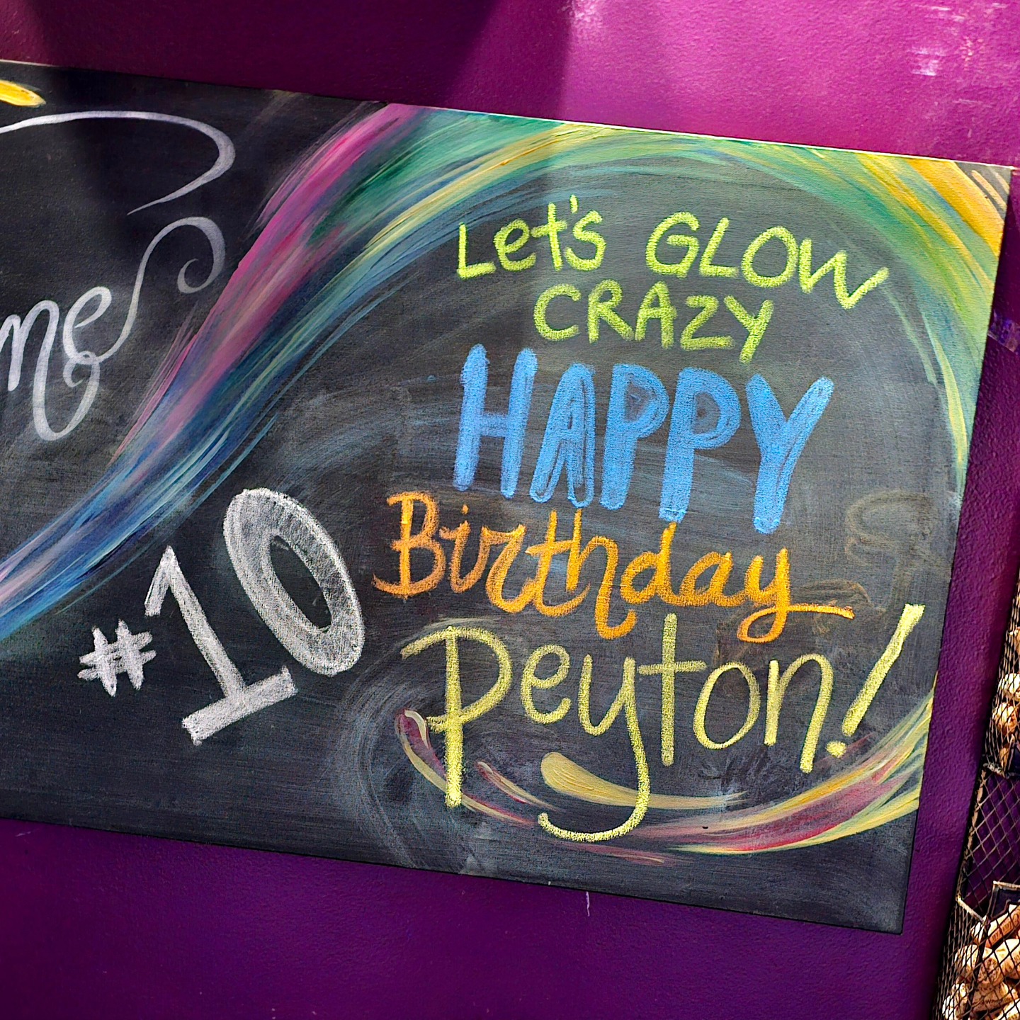 We went a little crazy for Peyton's birthday 🥳 So much fun! Thanks for celebrating with us.
.
.
.
#happybirthday #birthdaygirl #kidsparty #kidart #paintparty #glowparty #glow #shopsmall #loadedbrushes