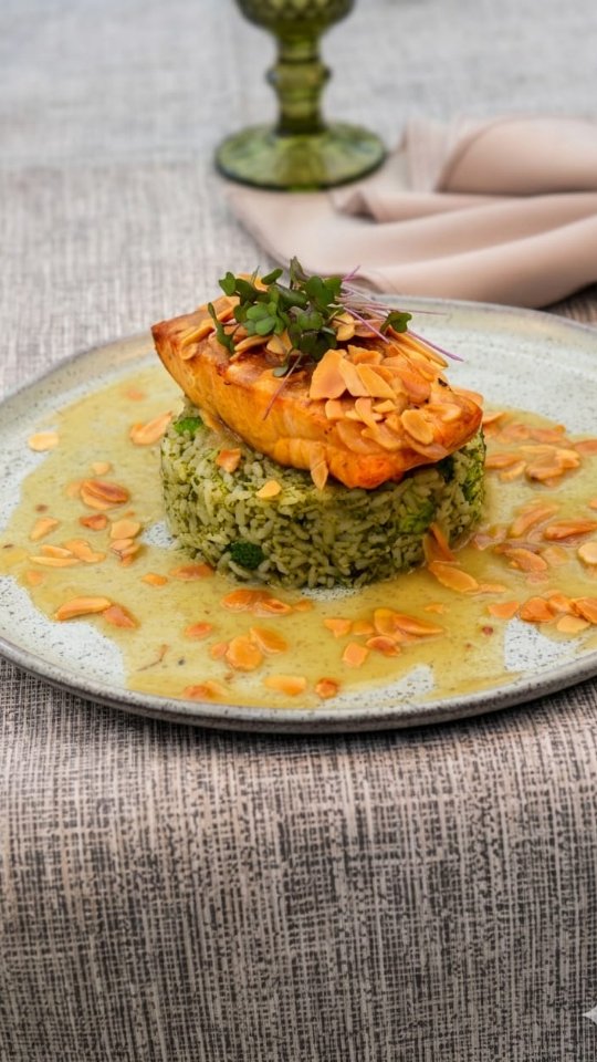 O seu próximo almoço inesquecível já tem lugar marcado!
Muitos conhecem a @saisonspa pelo bem-estar, mas nosso Bistrô é uma atração à parte e aberto a todos.
Seja para um encontro romântico, um almoço em família ou para celebrar a vida. Aproveite o clima das montanhas e venha descobrir por que a Saison é referência em hospitalidade e sabor. 🌿
Marque aqui quem precisa dividir essa mesa com você! 👇
#bistrô #petropolis #restauranteitaipava #hotel #riodejaneiro