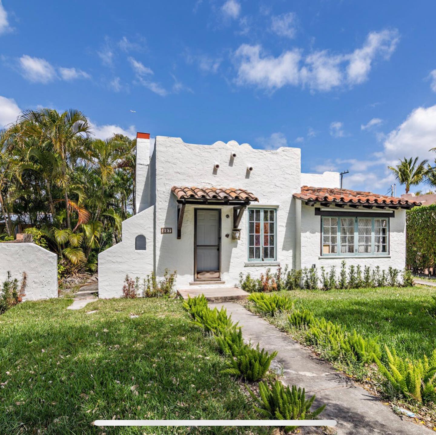 227 Lakeland Dr, WPB, 33405. This 2/1 main house is roughly 1500 sq ft and is currently under Reno. There is also a guest house on the property as well as shed for storage. I hope they tend to the landscaping! #palmbeachporches #wpb #southlandpark #wpbrealestate