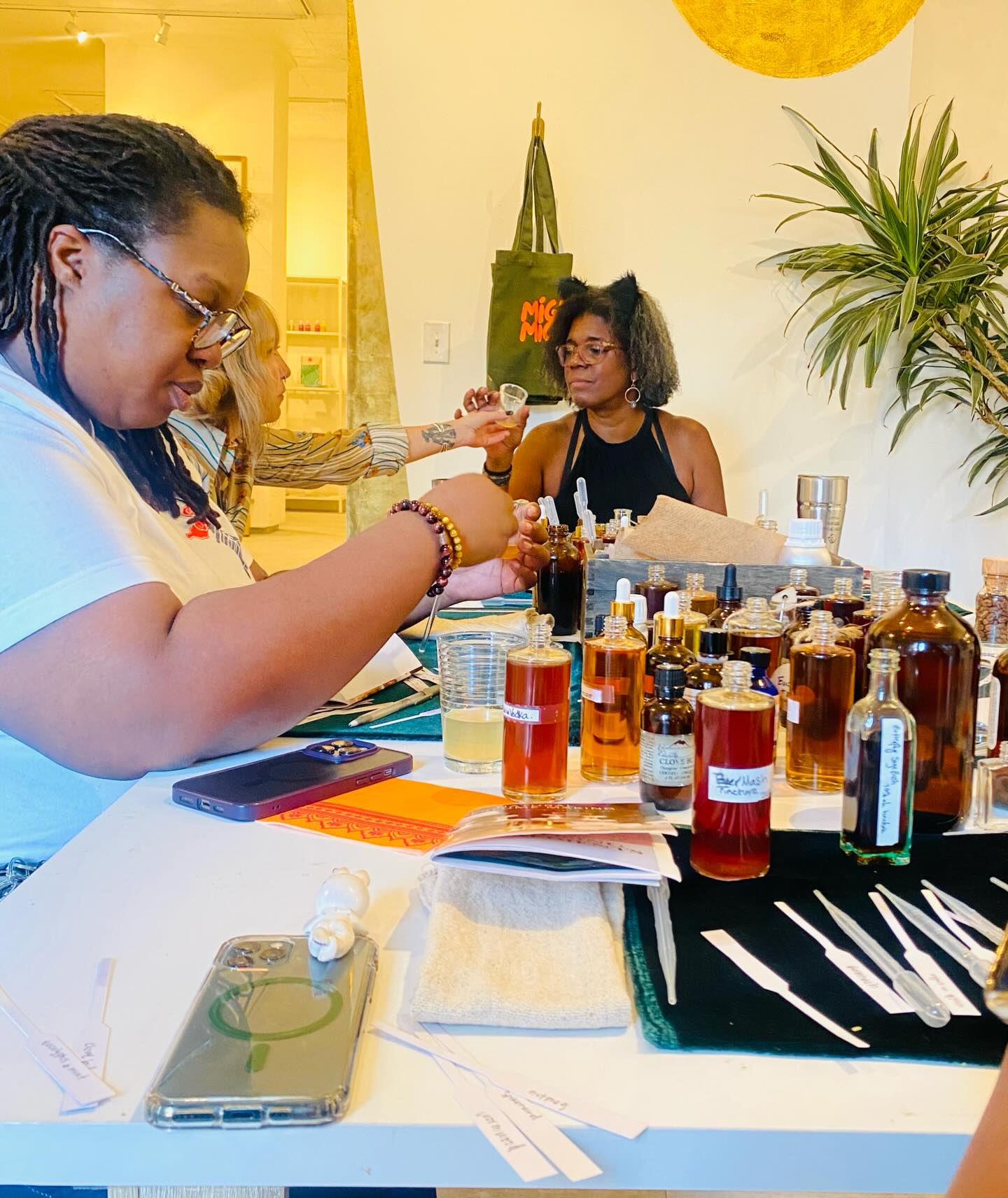 come and join @modernpeasantbeauty for this hands on journey into the art of natural perfumery. By the end of class you will leave with a custom fragrance of your own!
MARCH 22nd Sunday 11:00-2:00