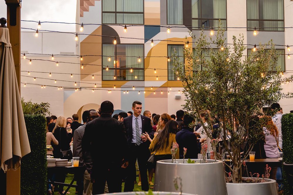 Happy Hour Mixer 4.28.22
Thank you to everyone who joined last Thursday’s happy hour networking mixer @themonsaraz
Such a great evening of networking and new connections being made 🤝
Stay tuned for details on the next event May 19
Photo cred 📸 @stormiecaptures
YPNSD | Young Professionals Network SD
.
.
.
.
#ypnsd
#youngprofessionalsnetwork
#sandiegonetworking
#sandiegobusiness
#networkingevents
#sandiegoevents
#pointloma
#themonsaraz