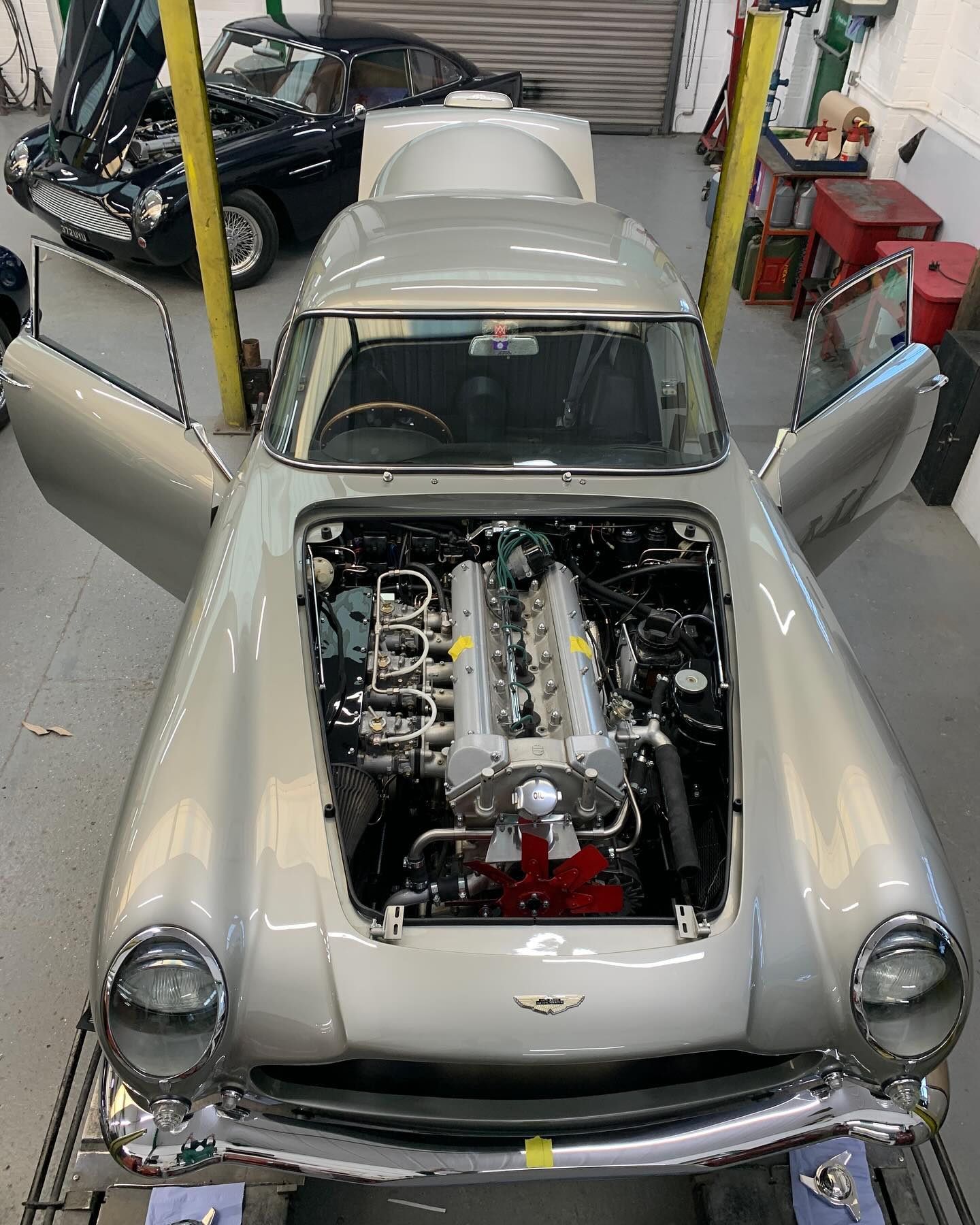 Great progress on this wonderful DB5 by the team #astonmartin #DB5 #silverbirch #007 #classicastonmartin