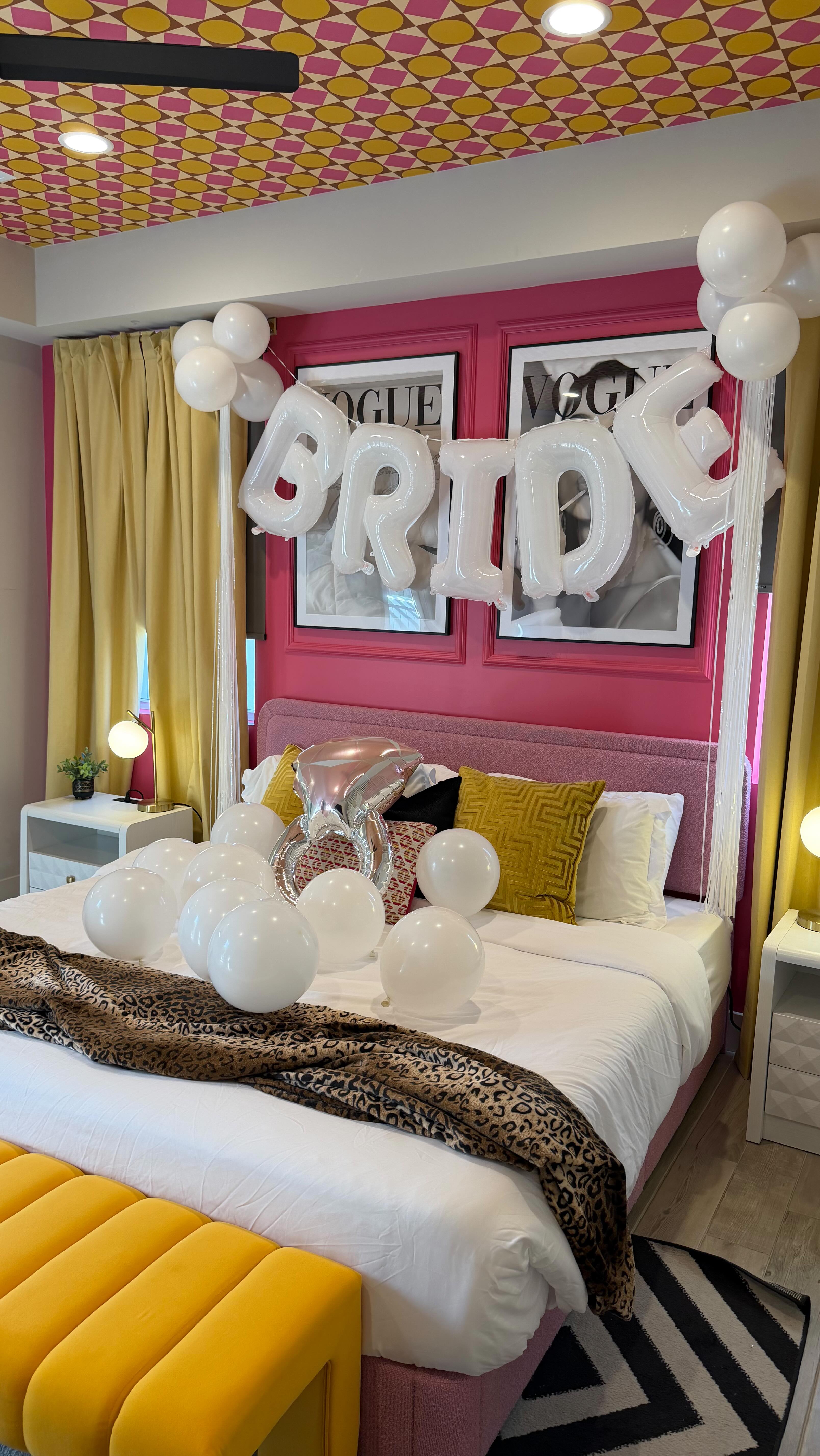 Consider it done 🫡
Comment ‘decor’ to get all the info about our pre-arrival decorating service for bachelorettes, birthdays, and more.
🏠: Scottsdale Dream House by @revolvevacationrentals
#scottsdalebachelorette #scottsdalebacheloretteparty #bacheloretteparty