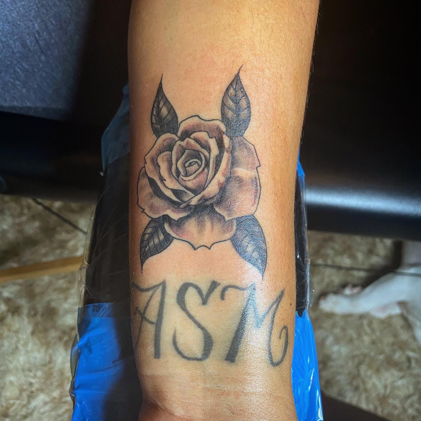 4 Roses 🌹
The Last 2 are coverups
#tattoo #blacktattooart #blacktattooartist #rosetattoo #coveruptattoos #nytat #latat #atltat #lavanwrighttattoos