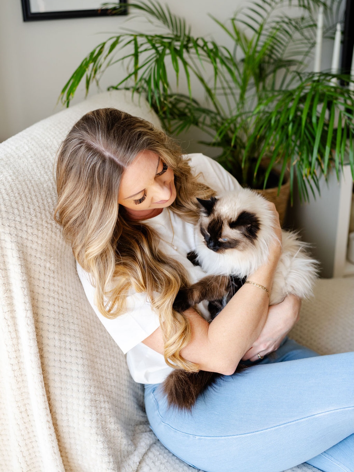 Here’s to the weekend…
To slower mornings, cosy corners and a moment to just be.
If you’re someone who is always on the go, juggling work, family, life admin and everything in between, this is your little reminder that rest isn’t lazy, it’s necessary.
Even the busiest minds deserve a pause.
A reset.
A chance to unwind and recharge.
So whether it’s a walk, a coffee in peace, or a cuddle with someone who demands absolutely nothing from you (Cookie understood the assignment today 🐾), take the time.
Because you can’t pour from an empty cup.
Happy weekend, everyone 🤍
#weekendreset #slowdownmoment #restandrestore #cosyweekendvibes #balancedliving