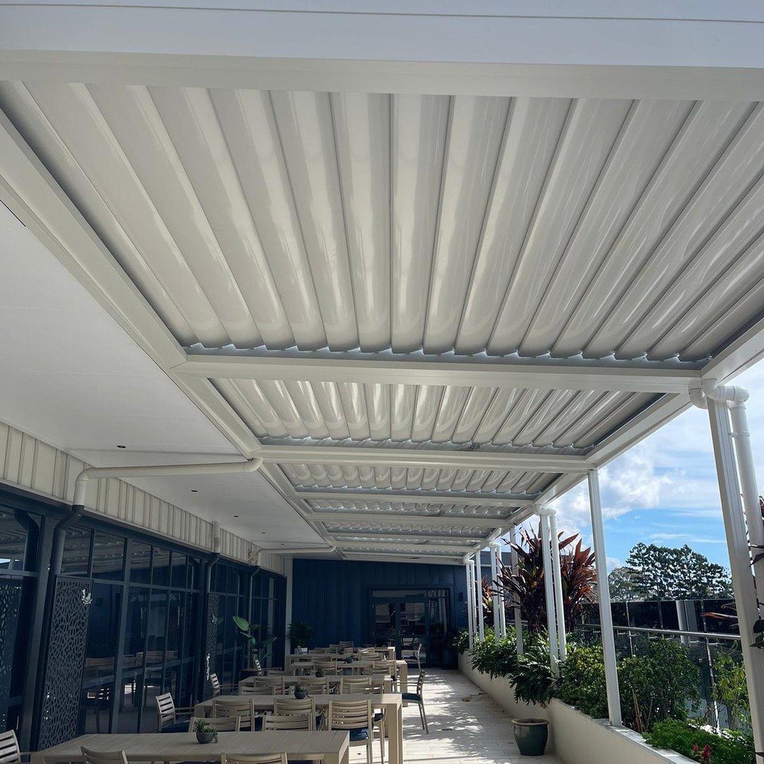 ☀️ Vergola Brisbane installs elegant outdoor settings of all sizes. Here’s one for an aged care home.
Check out how closely the final installation was to our 3-D vitalisation at vergolabrisbane.com.au/3d-design-pergola-vergola-brisbane ☀️
#HomeImprovement #OutdoorLiving #VergolaBrisbane #vergola #VergolaOpeningRoof #ProfessionalBuilders #BrisbaneVergola #Vergola 👷🏼♂️