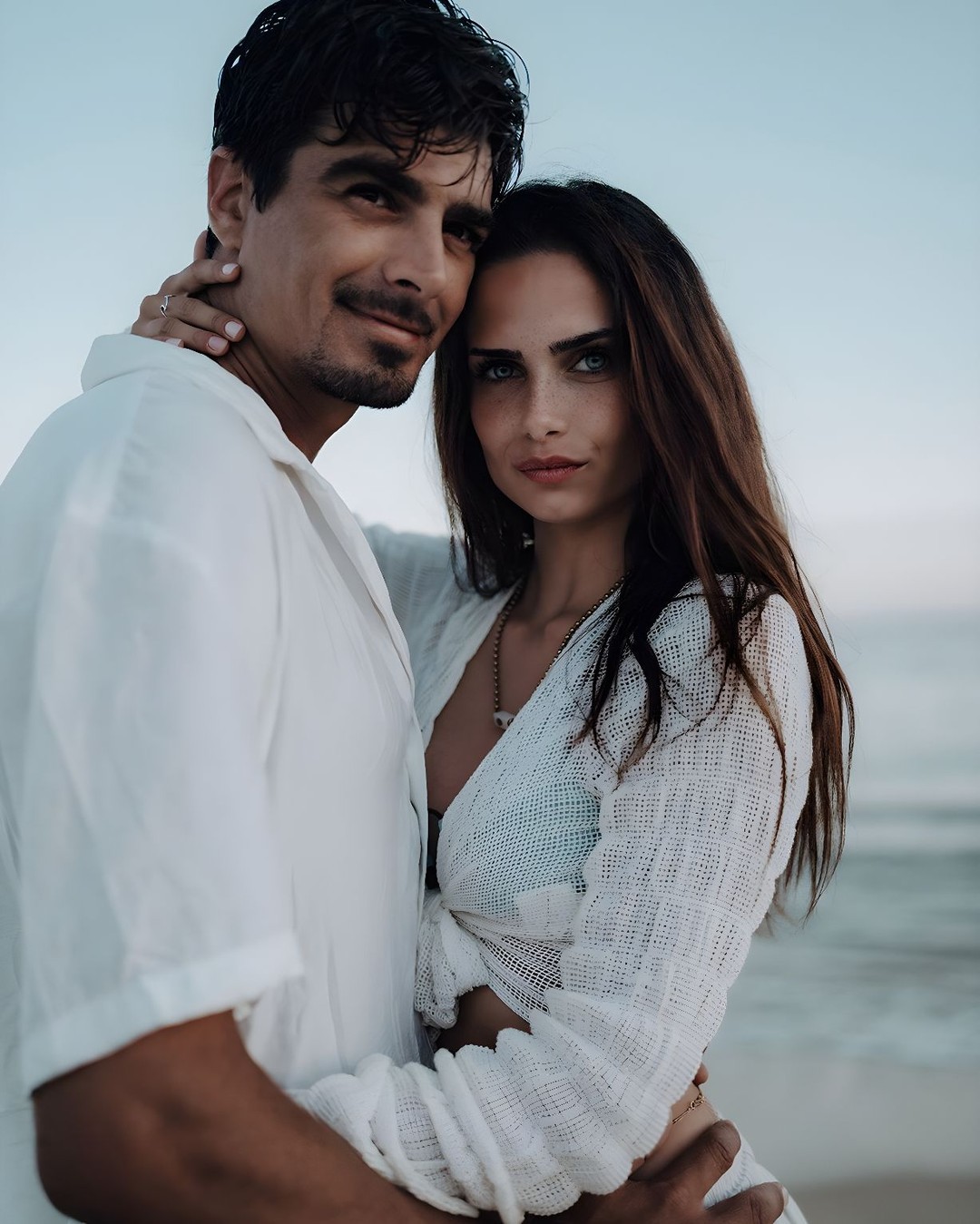 Ocean eyes 🌊·
·
#photographylovers #photographysouls #europeweddingphotographer #costadelsol #elopementphotographer #spanishphotographer