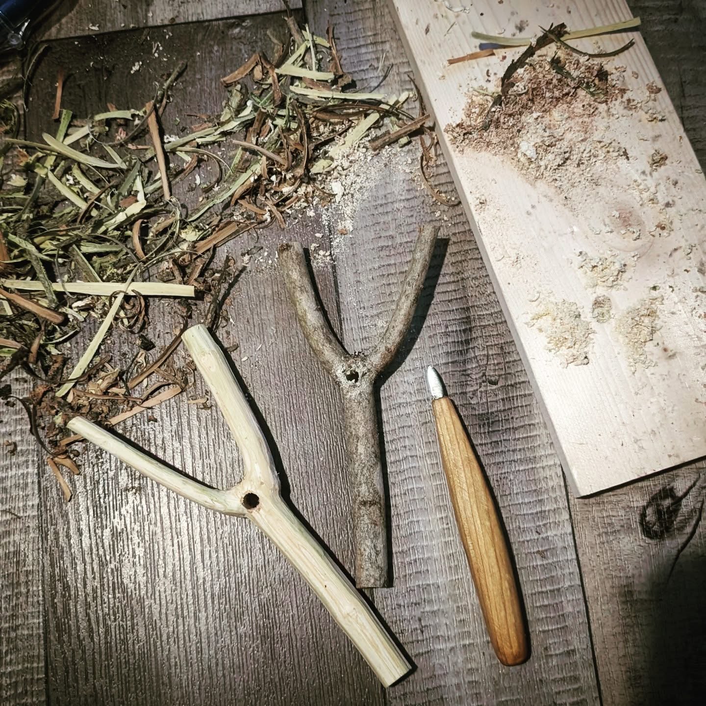 #wip
" Lucet weaving, or braiding, is an ancient technique dating back to the Viking era used to create a strong, square, and slightly springy cord using a two-pronged tool called a lucet fork. "
Debuting @4wfaerieevents
March 28th and 29th @marywinspearcentre