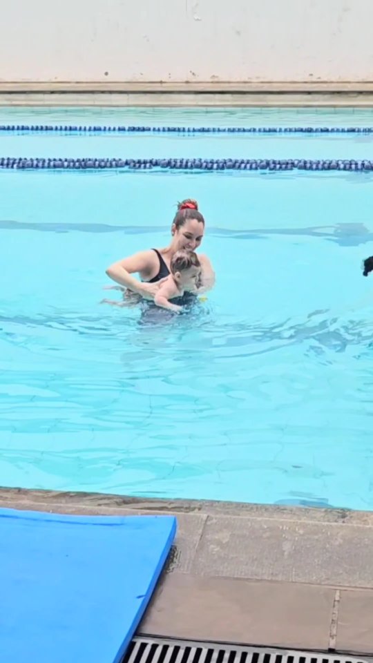 Primeira aula de natação do Luquinhas 🥰
Peixinho da mamãe! 🐟
#babyswimming
#bebênapiscina
#vidadebebê
#babylife
#maternidadereal