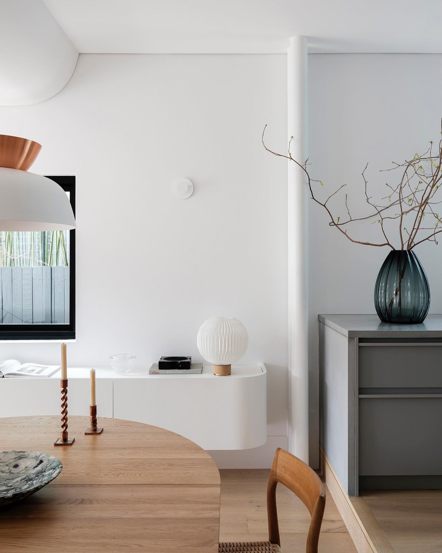 Our Møller model 77’s accented in this stunning project by @literatrotta from @greatdanefurniture
Bridging the old and the new, a step in the original house now defines the kitchen and living spaces. New framing for the floor above needed to be accommodated on the ground level and stands in the form of circular columns, framing the raised kitchen. Curves in the ceiling and joinery soften junctions and define the open plan spaces.
Architecture & Interiors | @literatrotta
Photographer | @tfadtomferguson
Stylist | @atelier_lab_
Builder | @tokiconstruction
.
.
.
#moller #møller #madeindenmark #danishdesign #interiordesign #midcenturymodern #scandinaviandesign #home #chair #collaboration #photography #architecture #handmade #bondi #australia