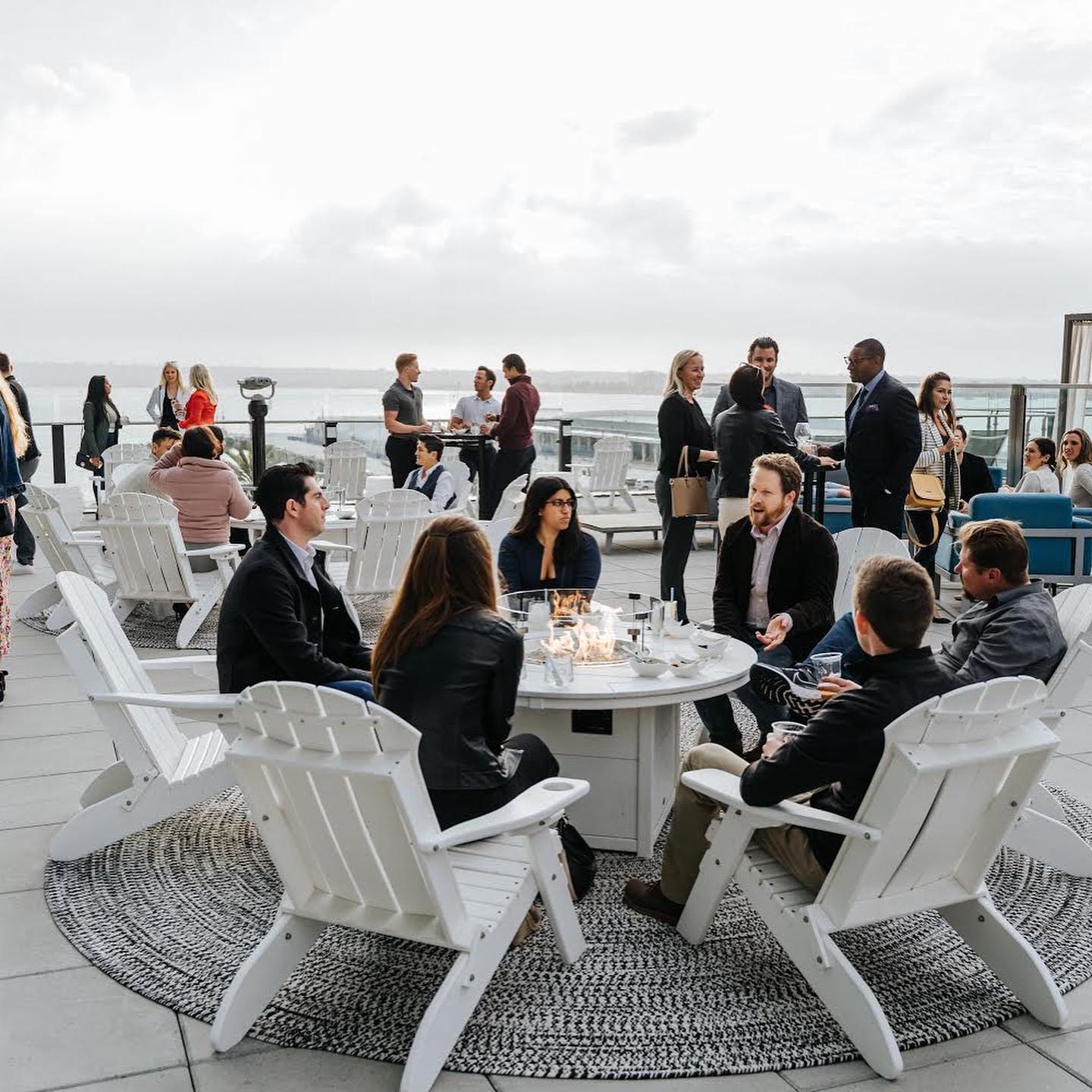BIG thank you to everyone who joined us last Thursday at our rooftop mixer at @layoversd ! More photos can be found online- link in bio! Are you coming to the June event?
Photo cred 📸 @lindseyjanelleliving