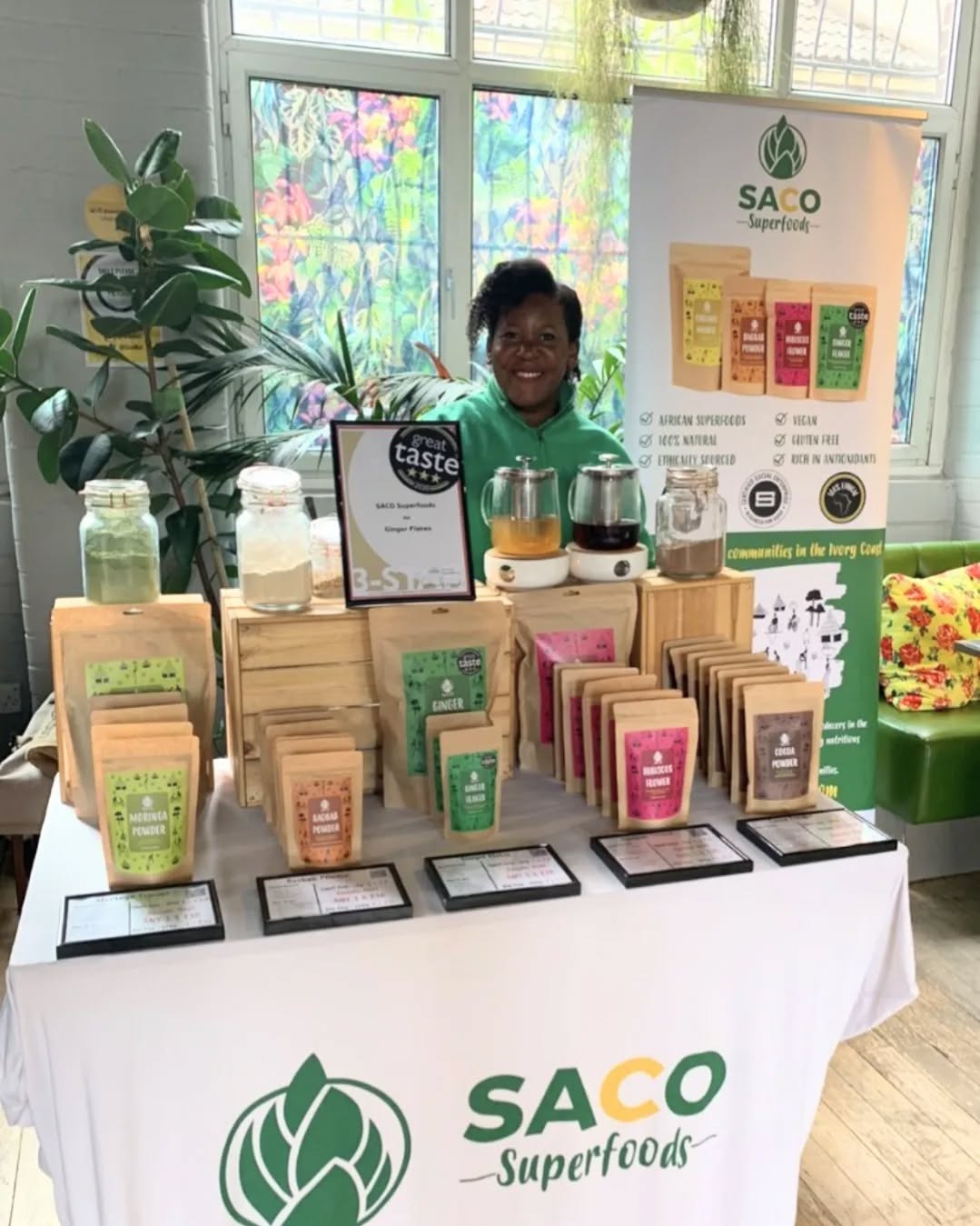 A massive thank you to @bobexpo and @usemcr for having us today at the Use Space networking lunch and expo to celebrate Black History Month along with 2 other awesome black-led businesses @whatsyourflavaman & @fadeawaymcr 🙌🙌.
I couldn't feel more welcomed 🤗🤗💖and the African #sacosuperfoods were very much appreciated😉.
Have you done anything special to celebrate Black History Month?
*Images courtesy of @usemcr
#blackhistorymonth #usemcr #manchester #manchesterlife #networkingevent #blackledbusinesses #africansuperfoods #superfoods #blackhistorymonth2022
#blackbusinessesuk
