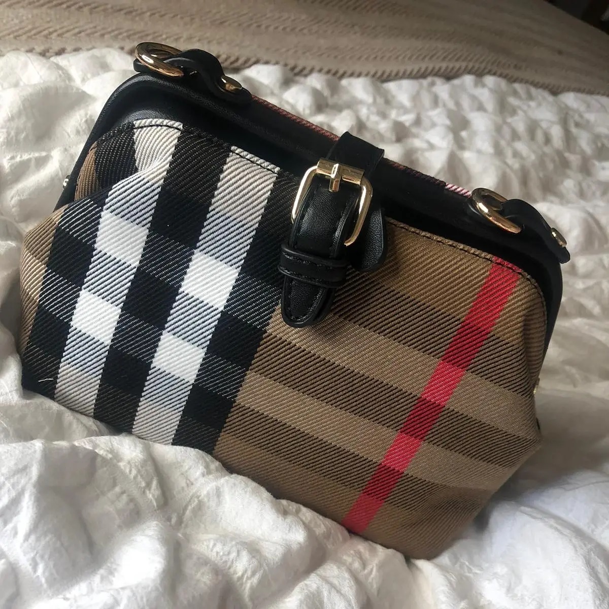 We have lots of cute little bags and assesories on our website! ποΈ Perfect for nights out or everyday!
Tap to shop or visit our website to see more! π
www.billiesboutique.co.uk
#bagsofinstagram #bags #shoulderbag #crossbodybag #bucketbag #beebag #checkedbag #chainbag #accessories #boutiqueaccessories