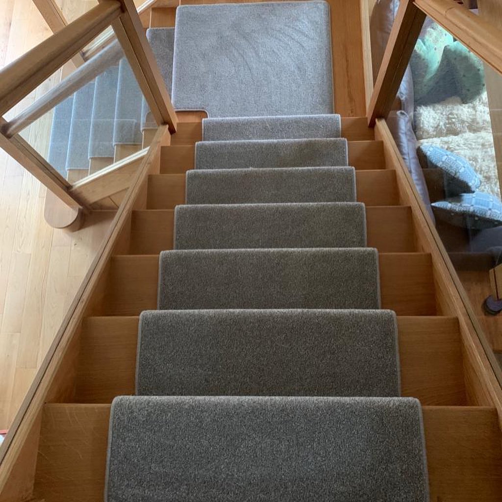 Stair Runner fitted today using @furlongflooring Carefree range and @stairrods_uk 📸🤩 Colour - Limed Oak