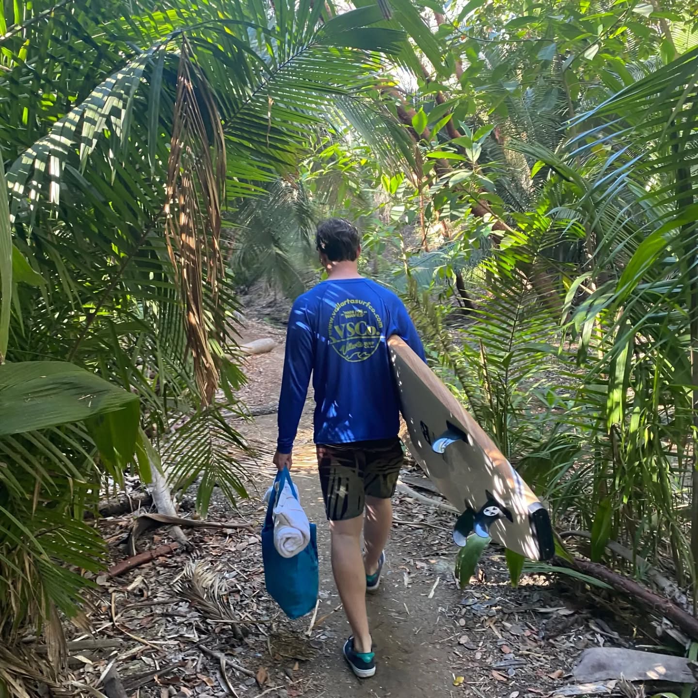 Monday mood! Surf coaching💪🏻🌊
•
•
•
•
•
#surflessons #surfvallarta #gosurf #visitpuertovallarta #rivieranayarit #banderasbay #instabeach #waves #instamexico #instatravel #nuevonayarit #nuevovallarta #jalisco #vacation #sea #views #surf #surfing #fun #puertovallartasurf #mainlandmexico
