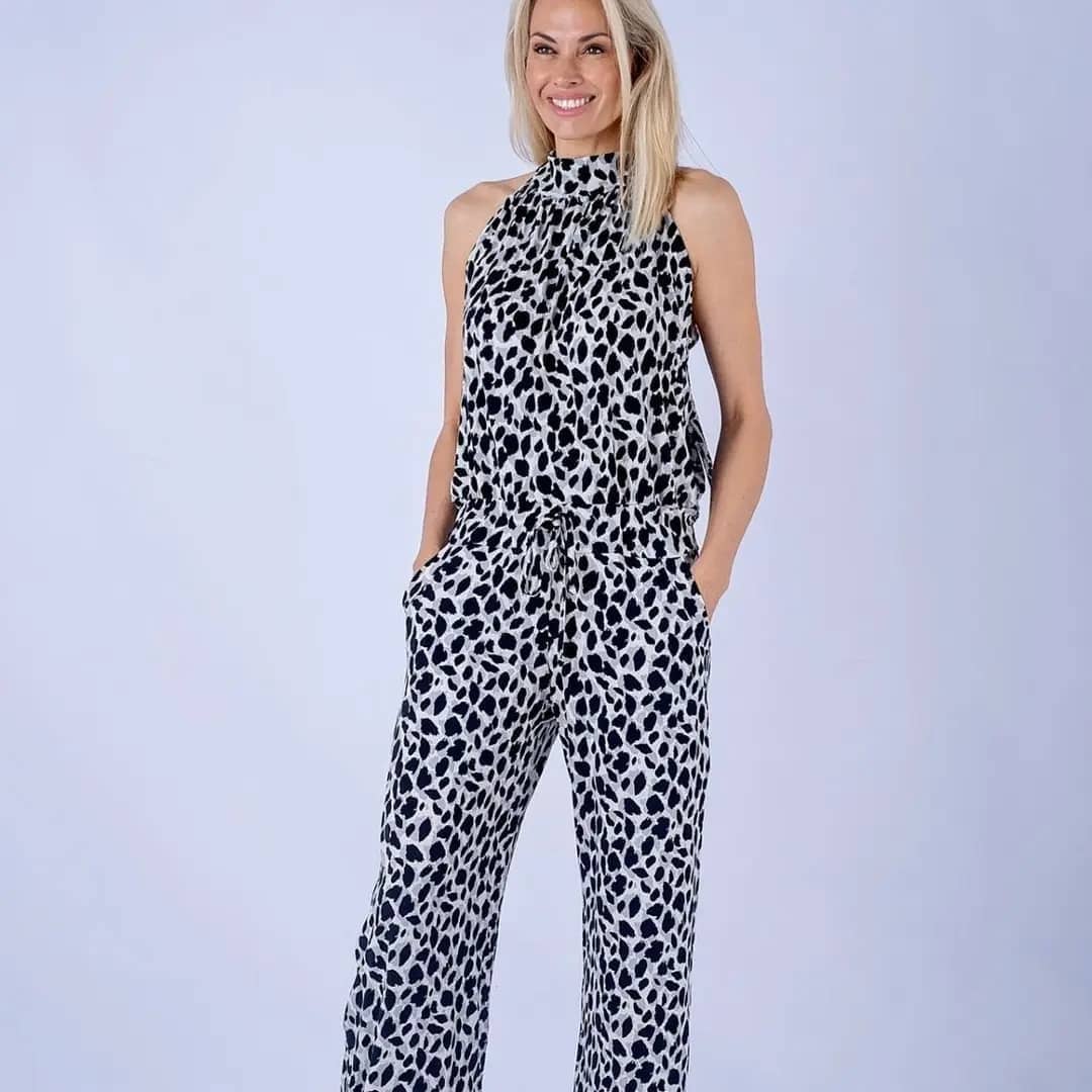 Beautiful Iconic limited jumpsuits #proudlysouthafrican #stylish #summervibes #jumpsuit !!