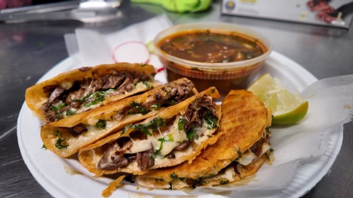 BUENAS TARDES ‼️‼️
‼️‼️58 Washington Terrace Newburgh NY ‼️‼️
(845) 541-7855
🔵QUESADILLAS DE CHINCHÓN PRENSADO🔵👌
🔥QUESABIRRIA
🔥GORDITAS CHICHARRON PRENSADO
🔥TACOS D CABEZA
🔥QUESAPASOR
ESTA SEMANA‼️‼️
MARTES 11-9PM
MIERCOLES 11-9PM
JUEVES 11-9pm
VIERNES 12PM-10PM
SABADO 12PM-10PM
DOMINGO 12PM-7PM
#newburghny #tacosmexicanos #quesabirria #hudsonvalleyny #tortas gelatinamosaico taco