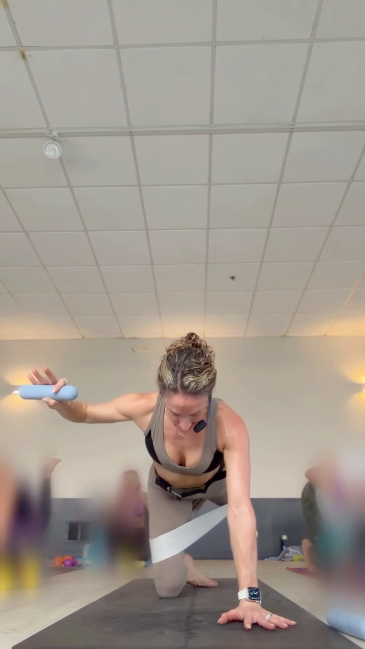 The ending says it all! Nothing quite compares to the ‘in studio’ experience.
That said, heat up your space at home. You can live stream any class with me @clevelandyoga!
#wiskiiactive @wiskiiactive
15% off code JennH
#yogasculpt #strengthandsculpt #workoutinspo #bootyburn
