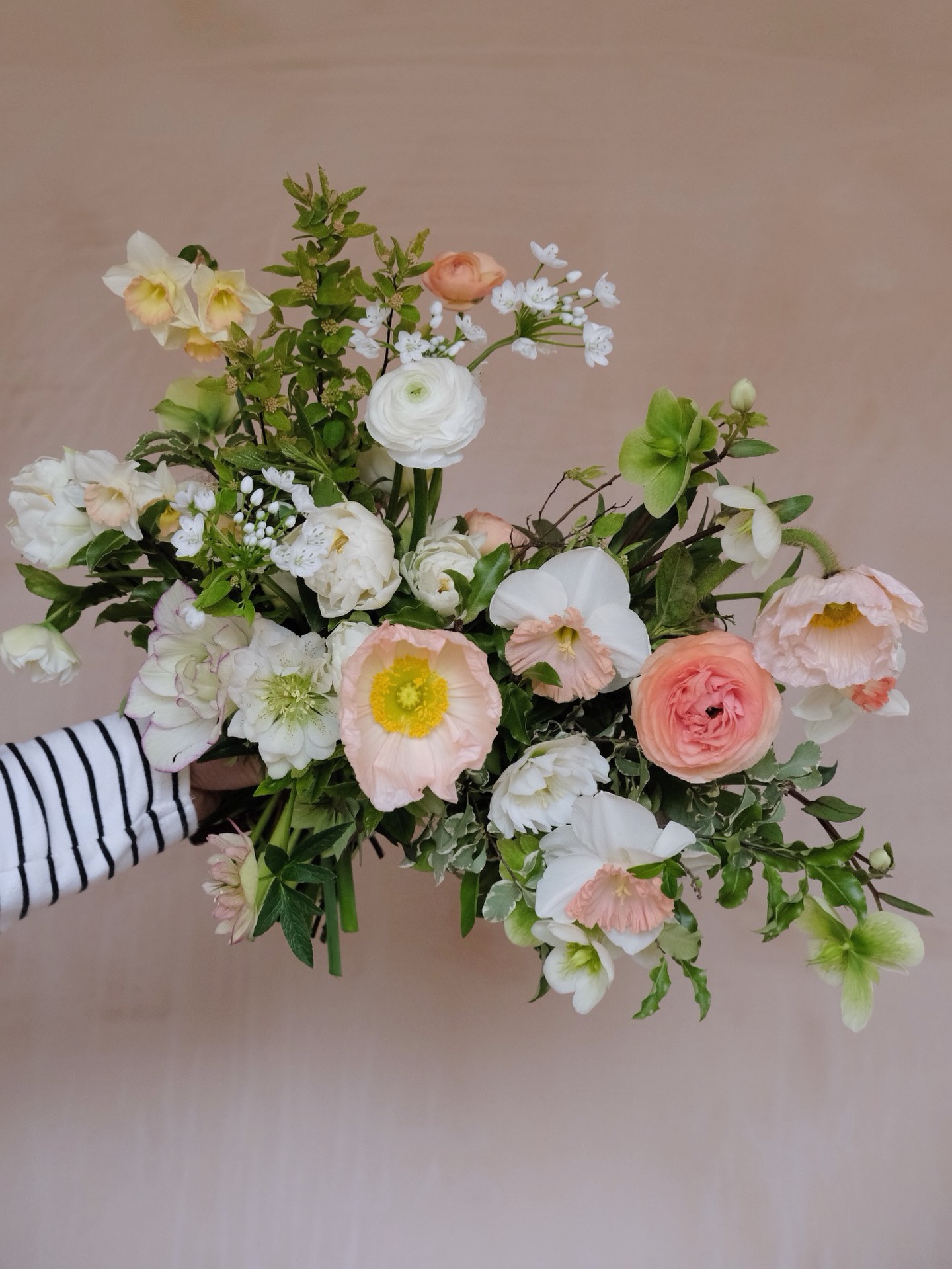 First bouquet of the year for lovely Kate yesterday 🍑
Wedding bouquet
Seasonal flowers
Spring bouquet
Wedding flowers
Lincolnshire florist